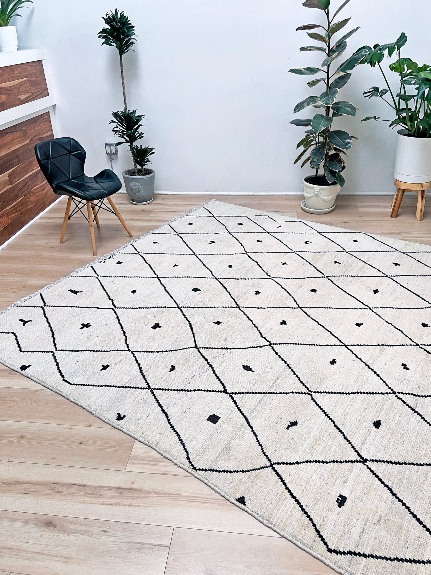 Minimalist Moroccan wool rug. White handmade rug shop san francisco bay area. 