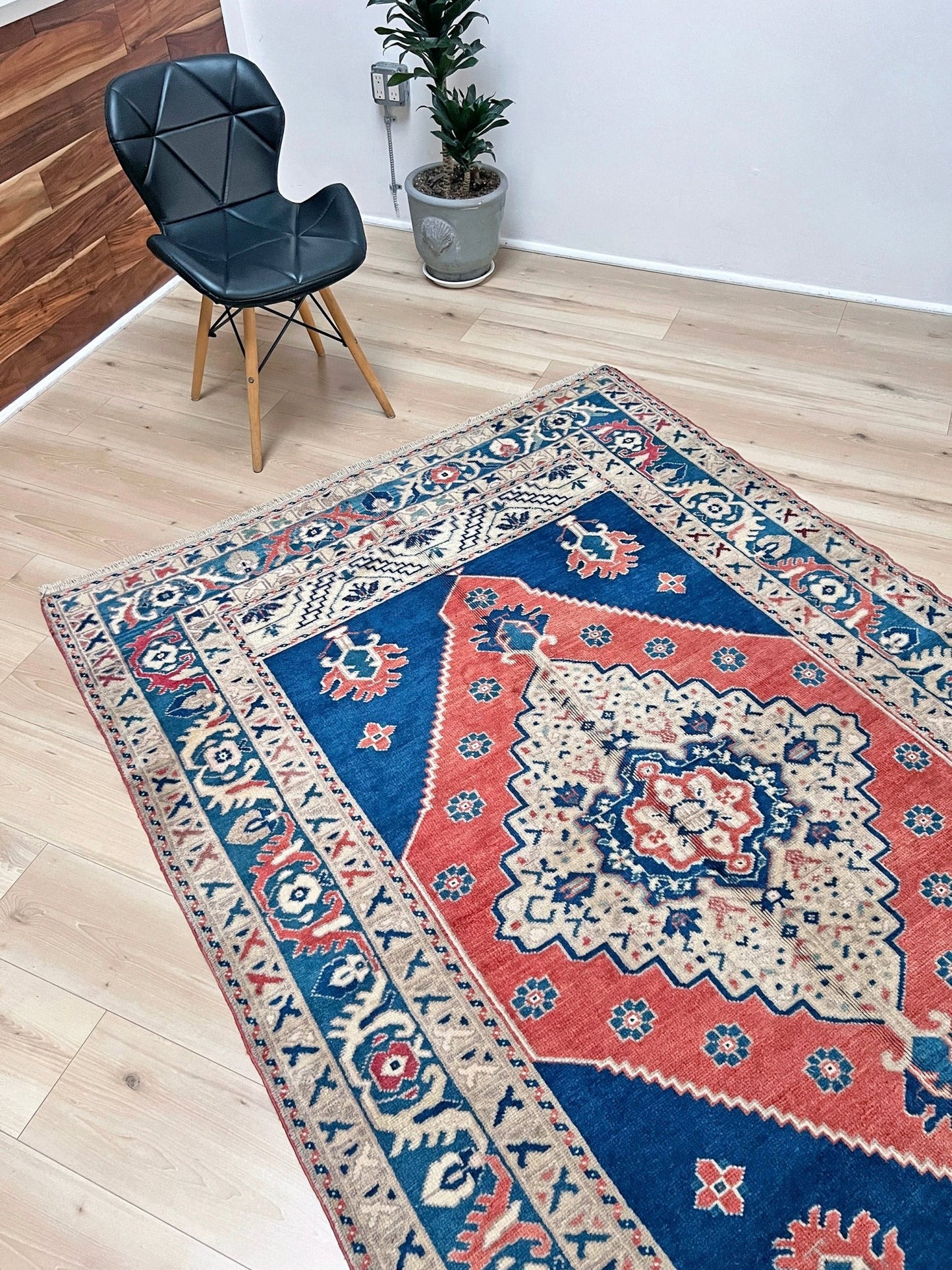 Taspinar muted turkish rug shop san francisco bay area. Oriental rug shop palo alto. Buy handmade wool rug online.