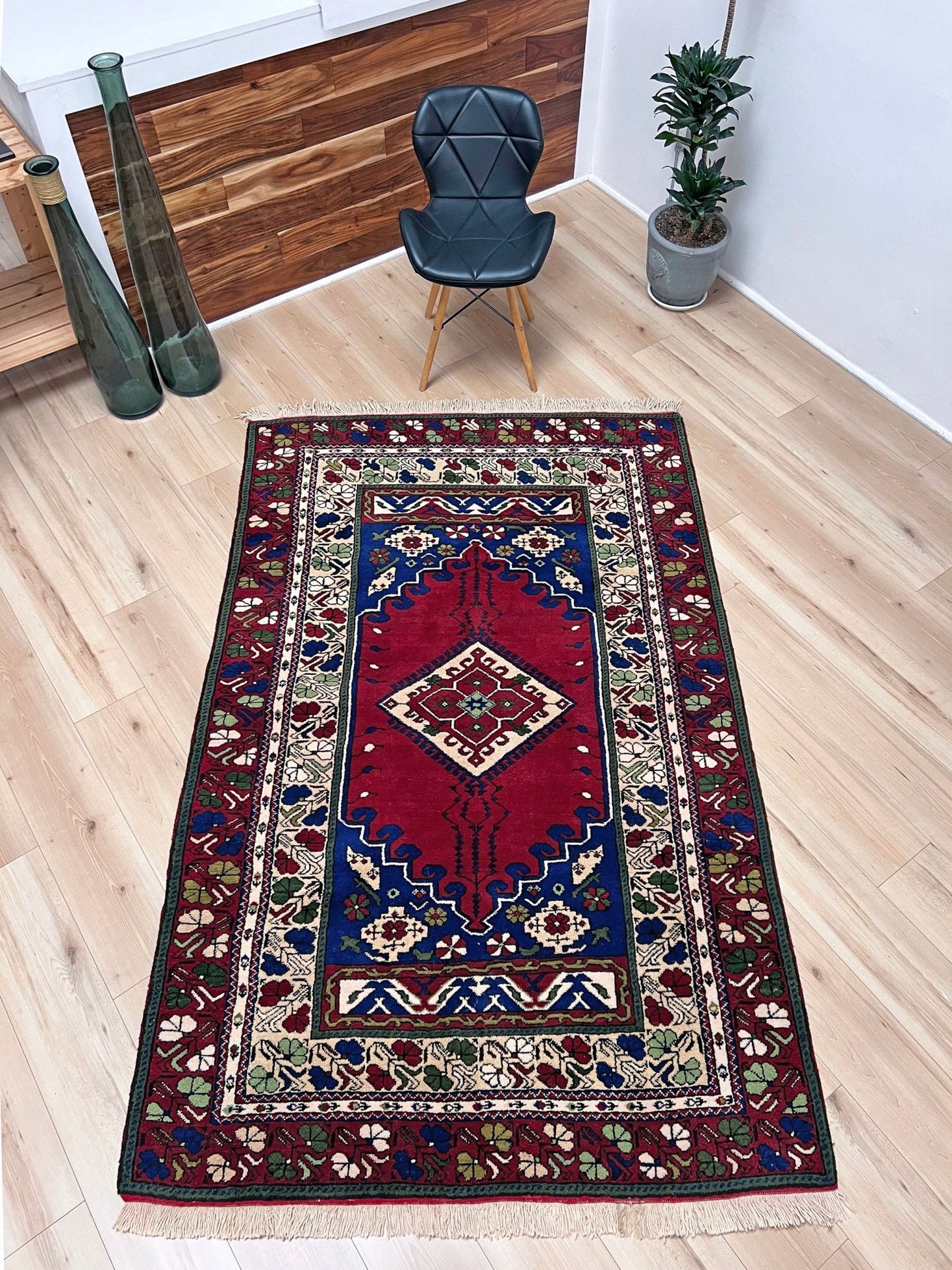 Anatolian • Handmade Vintage Turkish Rug (4'9"x7'5")