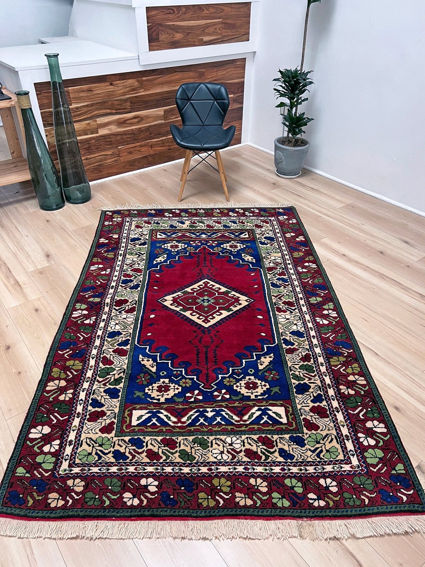 Vintage Turkish rug shop san francisco bay area. Handmade rug Menlo Park Palo Alto. Wool nursery rug. 