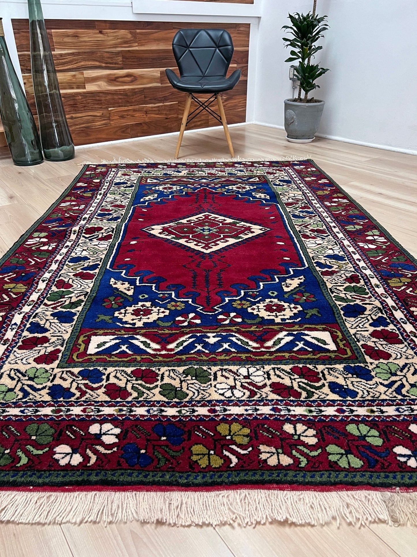 Vintage Turkish rug shop san francisco bay area. Handmade rug Menlo Park Palo Alto. Wool nursery rug. 