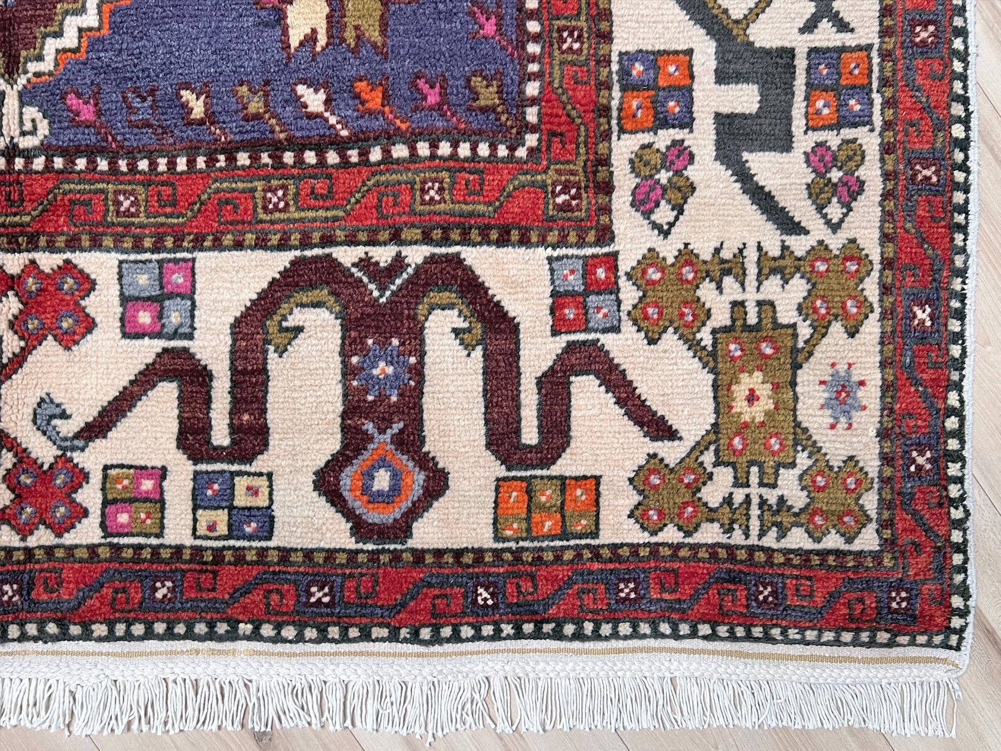 Manisa Vintage Turkish rug shop SF Bay Area. Handmade vibrant colorful 6x8 wool rug store Palo Alto. Buy colorful rug online.