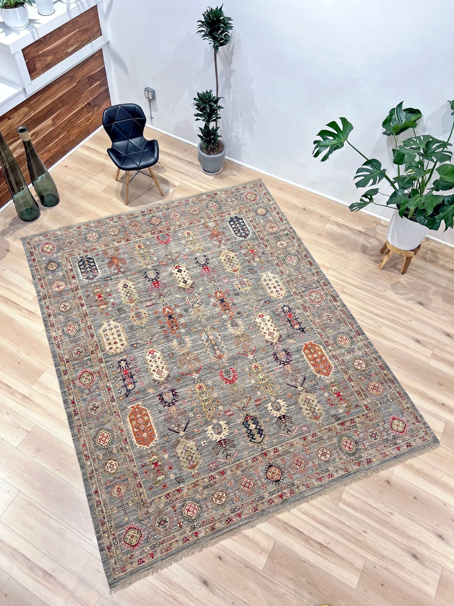 Yusufi handmade wool 8x10 area rug for lliving room, bedroom, dinind. Oriental rug shop san francisco bay area