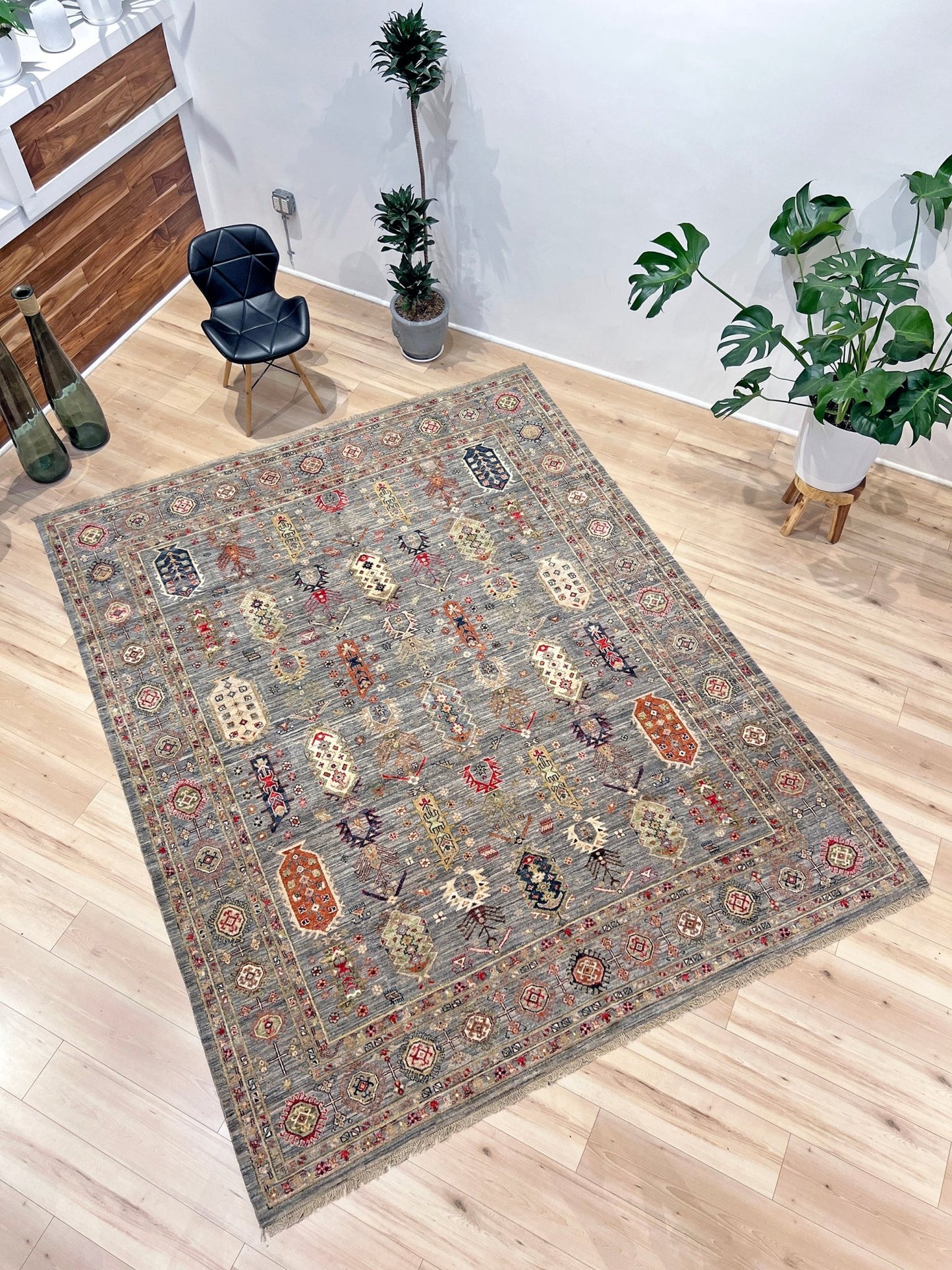 Yusufi handmade wool 8x10 area rug for lliving room, bedroom, dinind. Oriental rug shop san francisco bay area