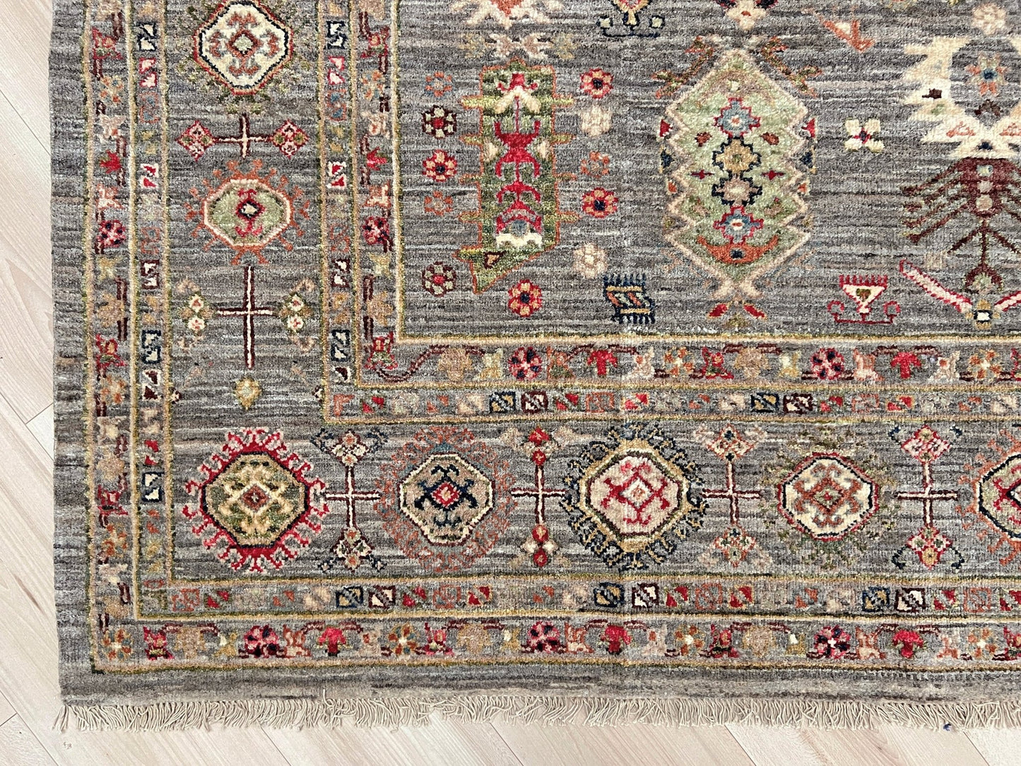 Yusufi handmade wool 8x10 area rug for lliving room, bedroom, dinind. Oriental rug shop san francisco bay area