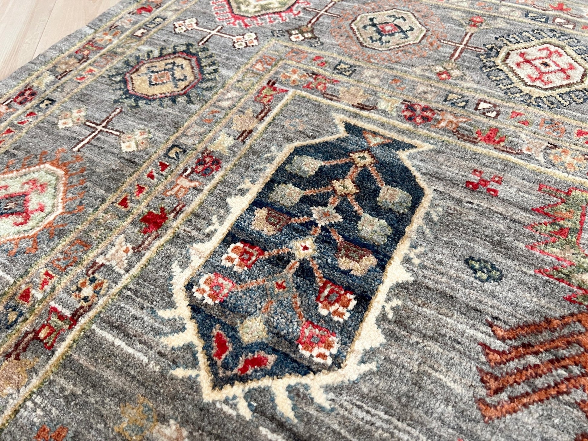 Yusufi handmade wool 8x10 area rug for lliving room, bedroom, dinind. Oriental rug shop san francisco bay area