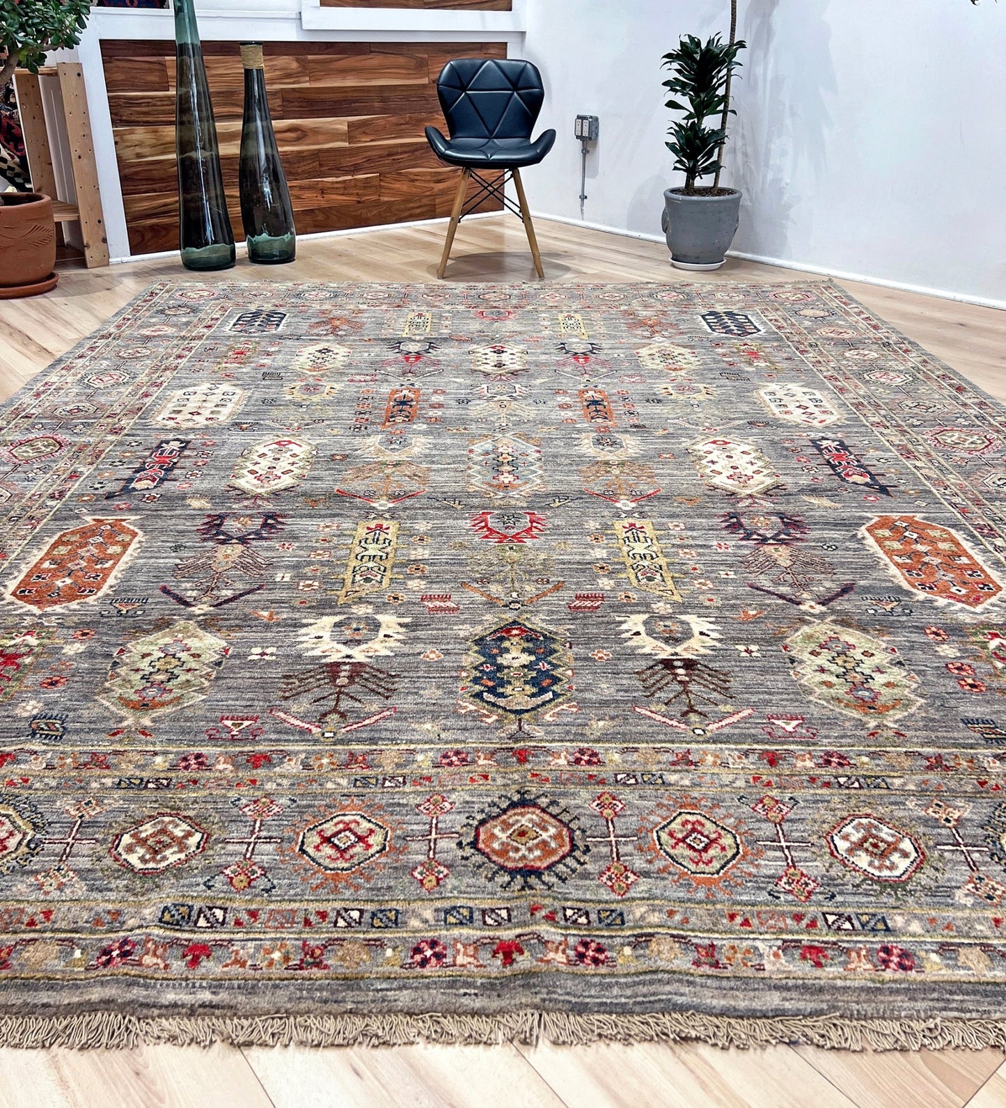 Yusufi handmade wool 8x10 area rug for lliving room, bedroom, dinind. Oriental rug shop san francisco bay area