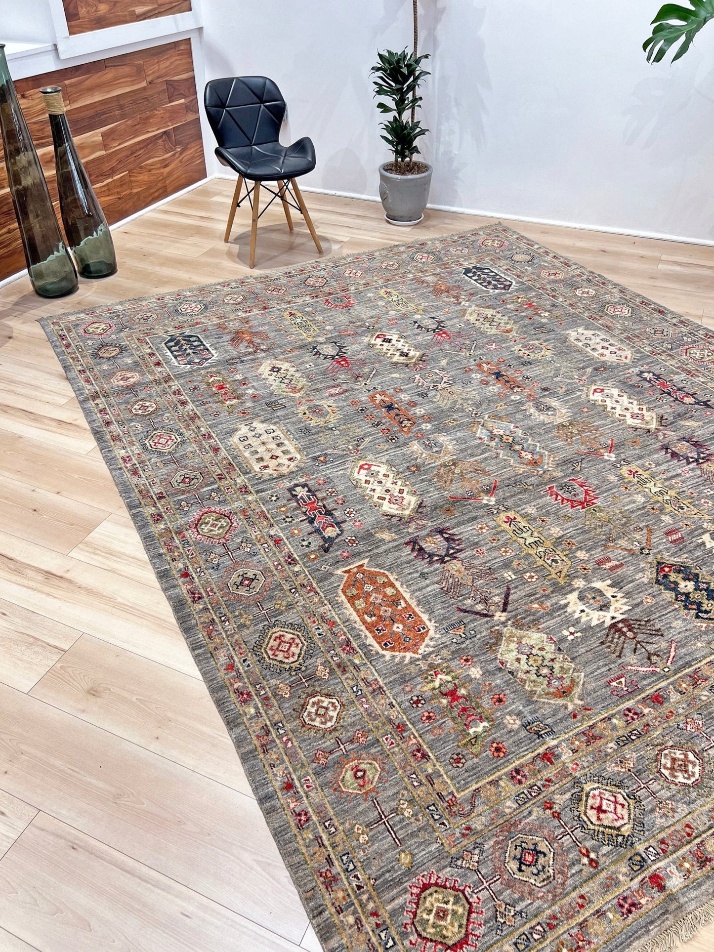 Yusufi handmade wool 8x10 area rug for lliving room, bedroom, dinind. Oriental rug shop san francisco bay area