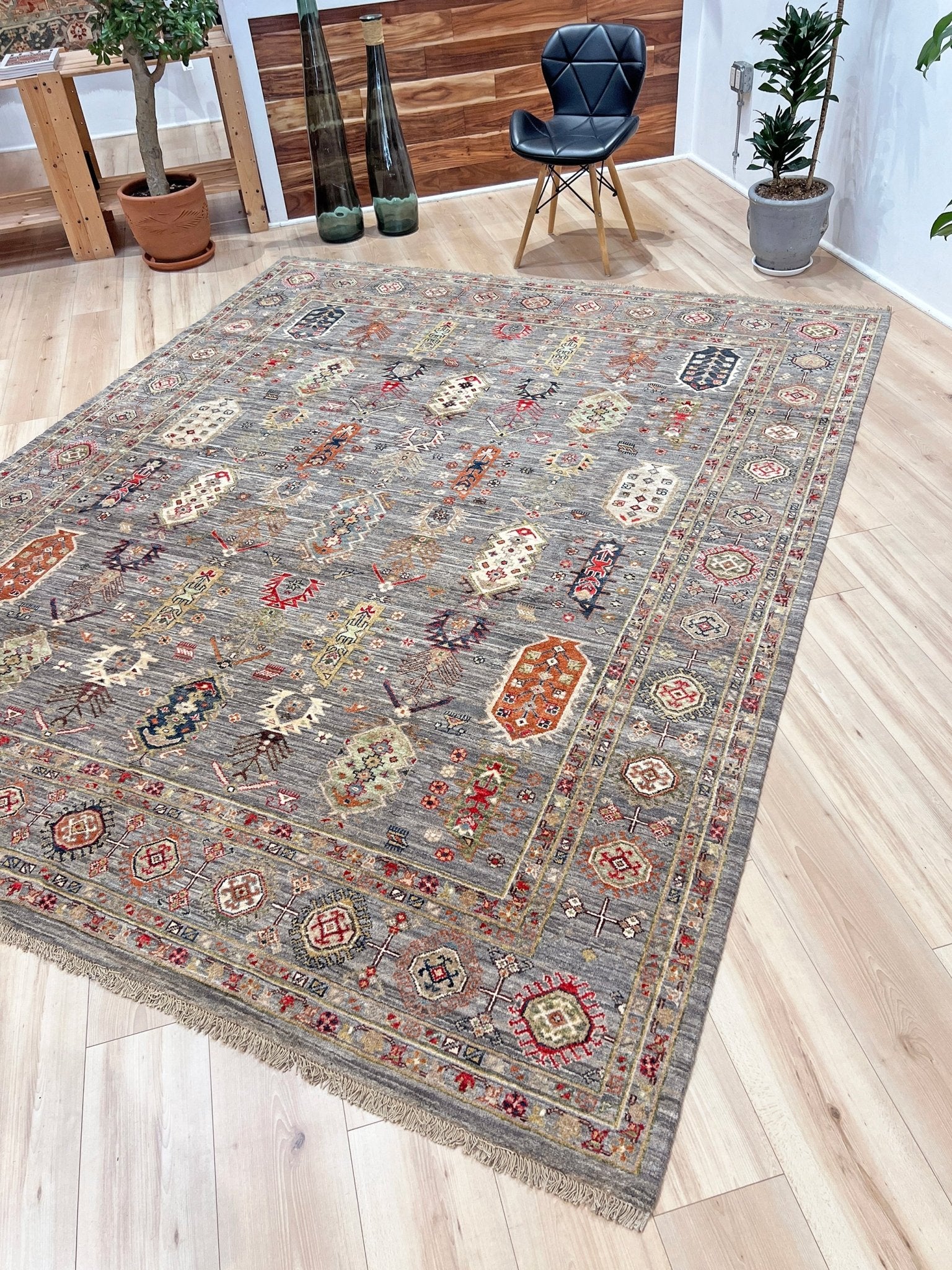 Yusufi handmade wool 8x10 area rug for lliving room, bedroom, dinind. Oriental rug shop san francisco bay area