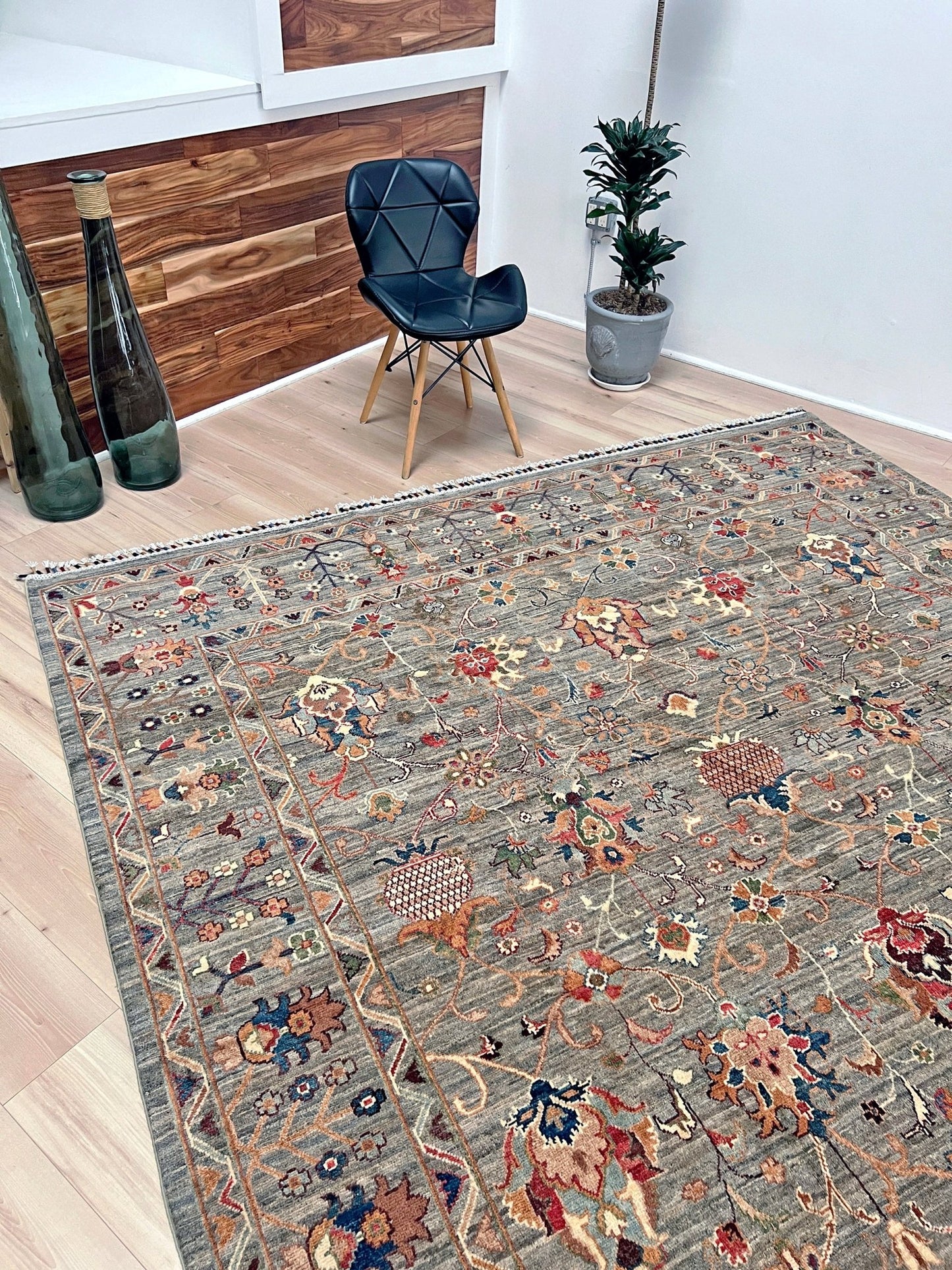 Sultani handmade wool area rug for living room bedroom dining. Oriental rug shop san francisco bay area. Buy rug online