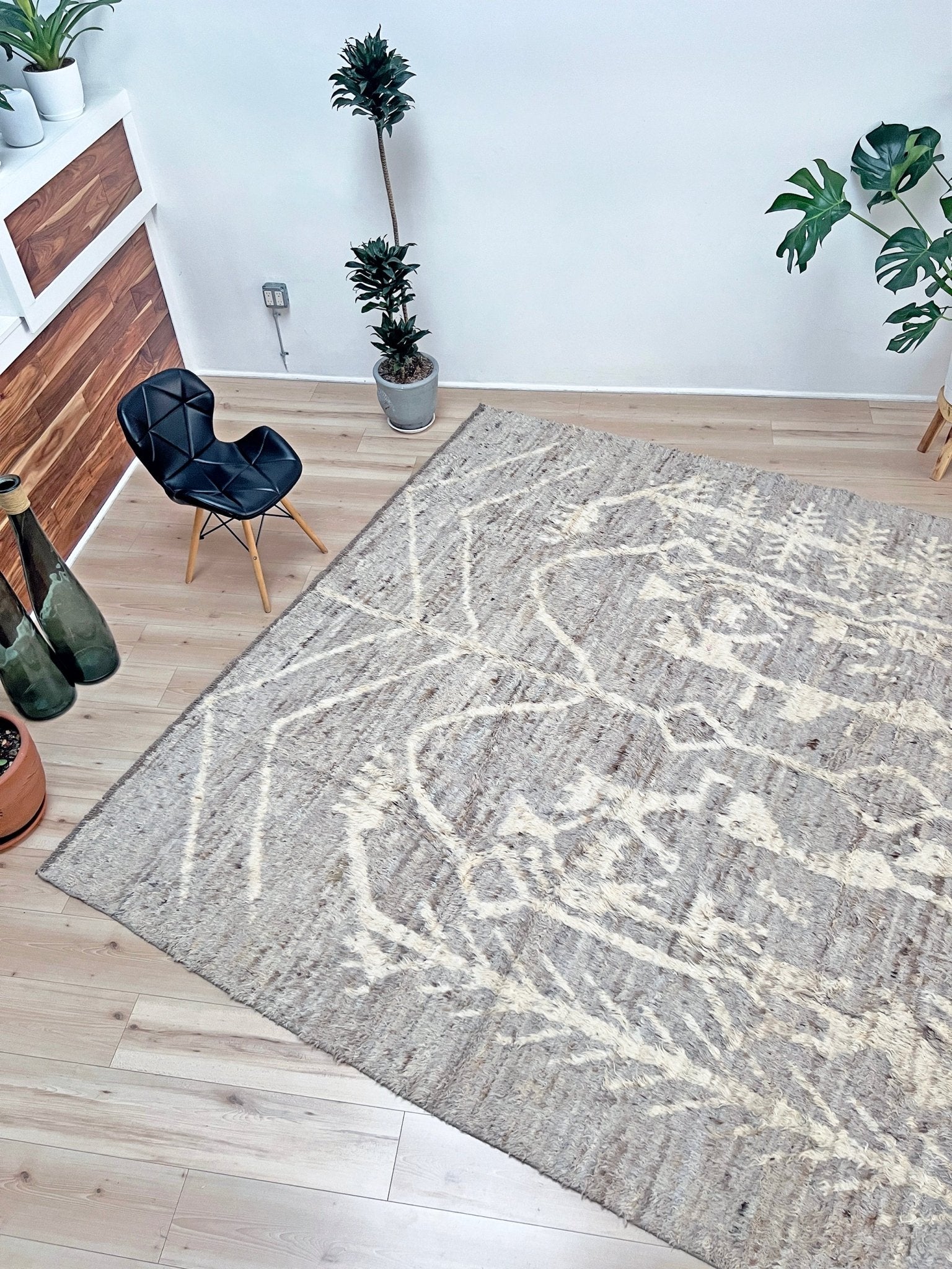 moroccan shag wool minimalist rug shop san francisco bay area. Minimalist handmade area rug. Buy rug online. 