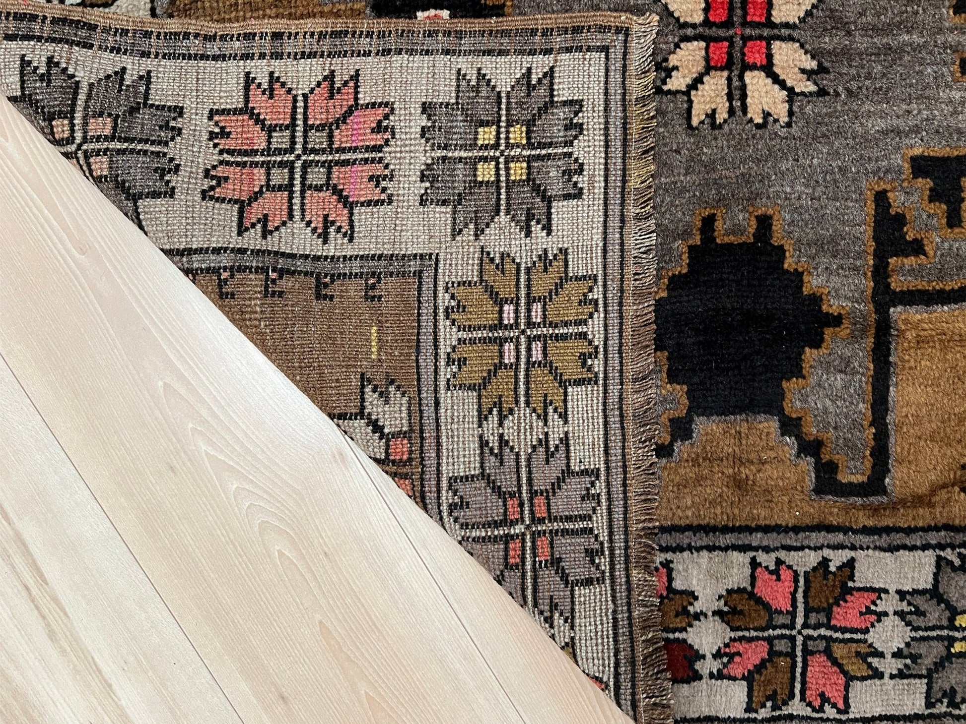 Kars kurdish vintage rug shop bay area. Handmade wool rug shop palo alto.