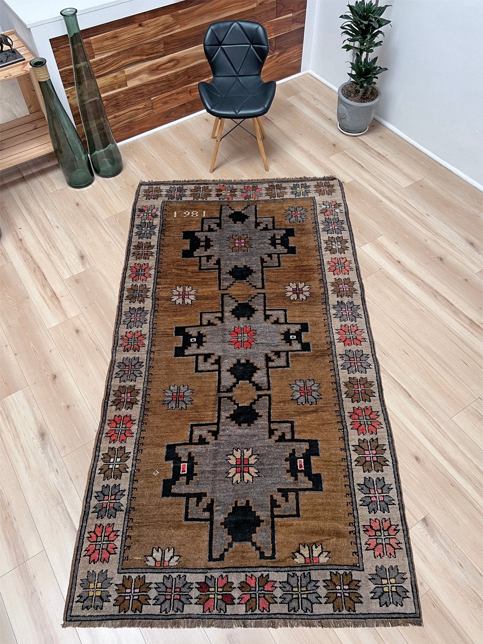 Kars kurdish vintage rug shop bay area. Handmade wool rug shop palo alto.