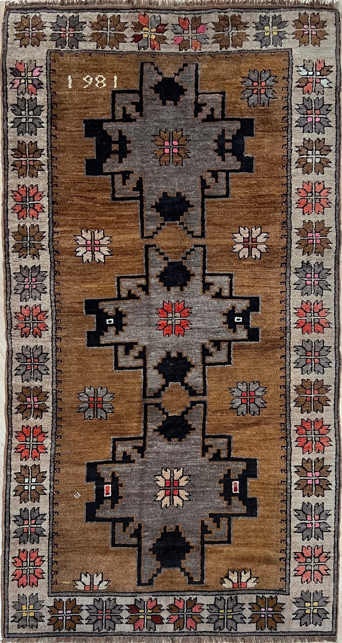 Kars kurdish vintage rug shop bay area. Handmade wool rug shop palo alto.