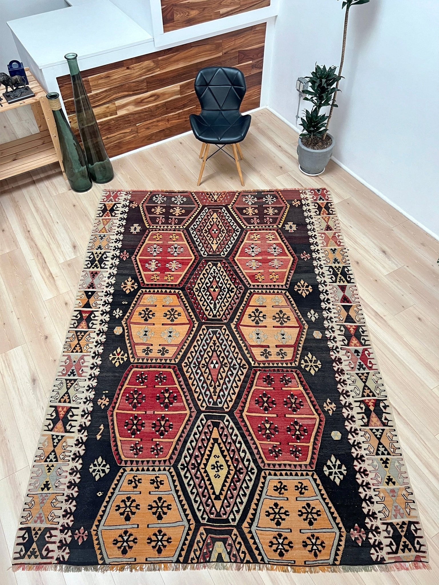 Sarkisla turkish kilim rug shop san francisco bay area. Handmade wool rug for bohemian tribal design. Buy handmade wool rug online.