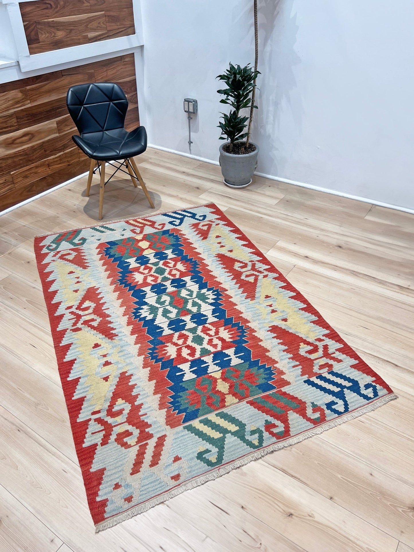 handmade turkish kilim rug shop san francisco bay area CA. Wool rug with tribal design.