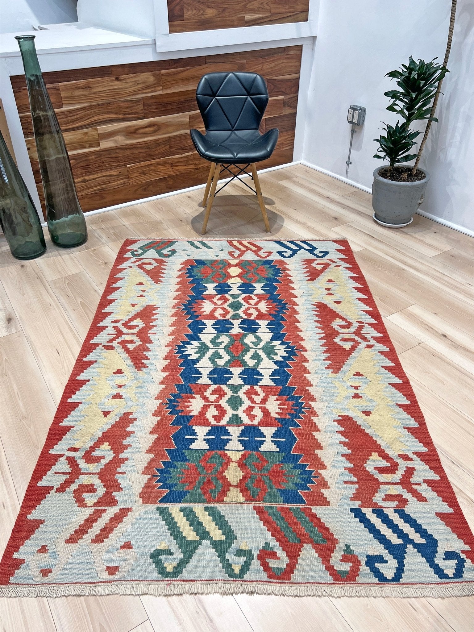 handmade turkish kilim rug shop san francisco bay area CA. Wool rug with tribal design.