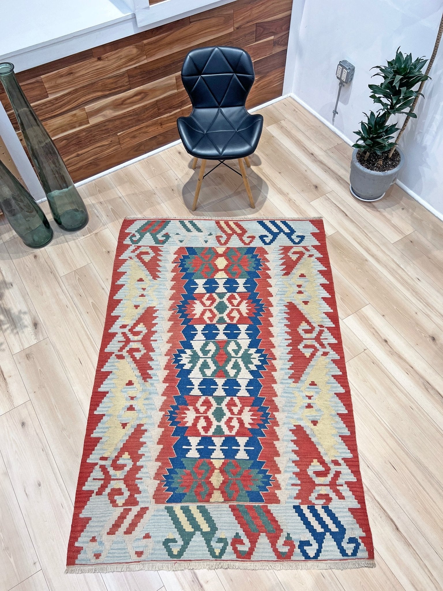 handmade turkish kilim rug shop san francisco bay area CA. Wool rug with tribal design.