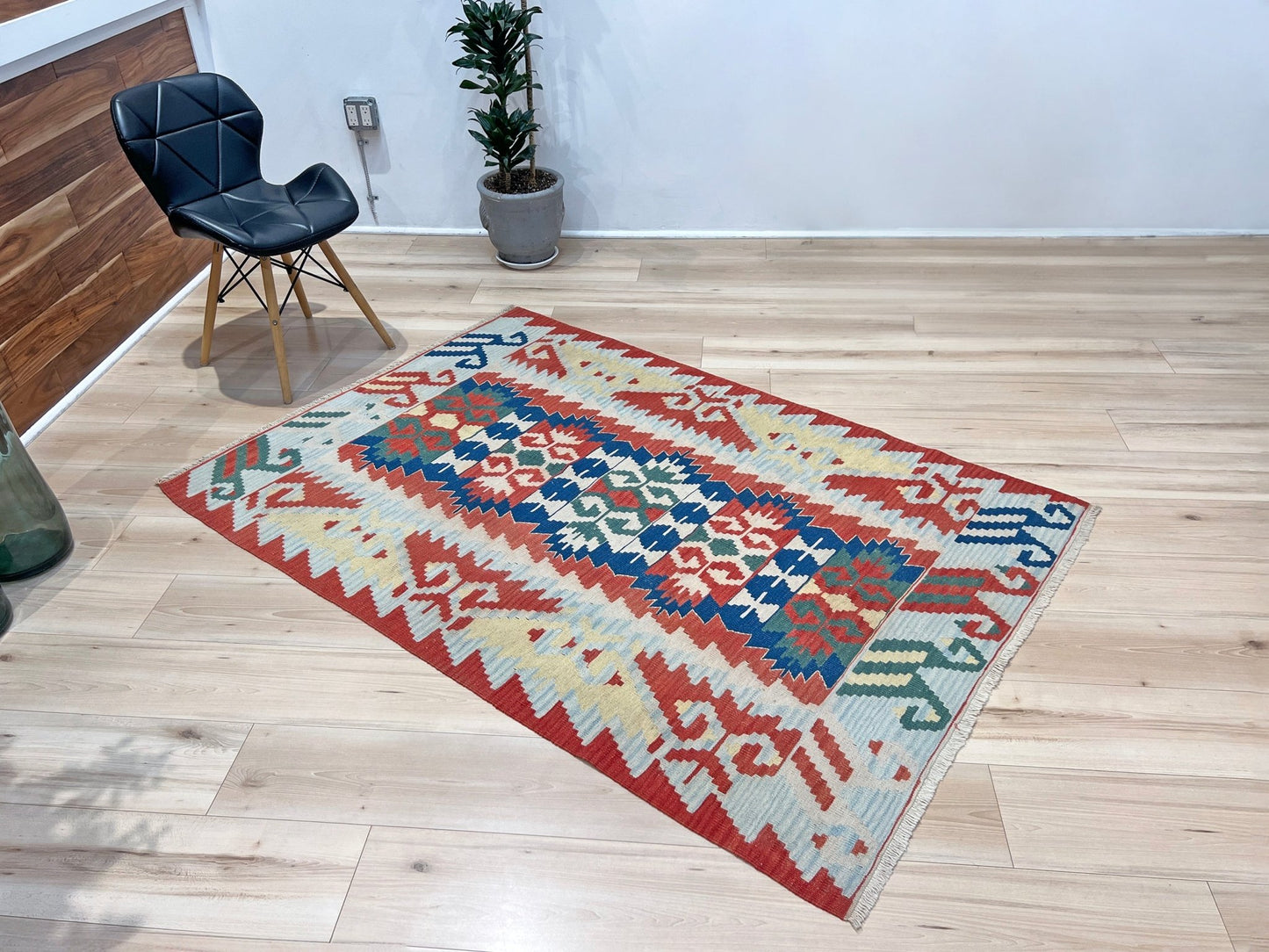 handmade turkish kilim rug shop san francisco bay area CA. Wool rug with tribal design.