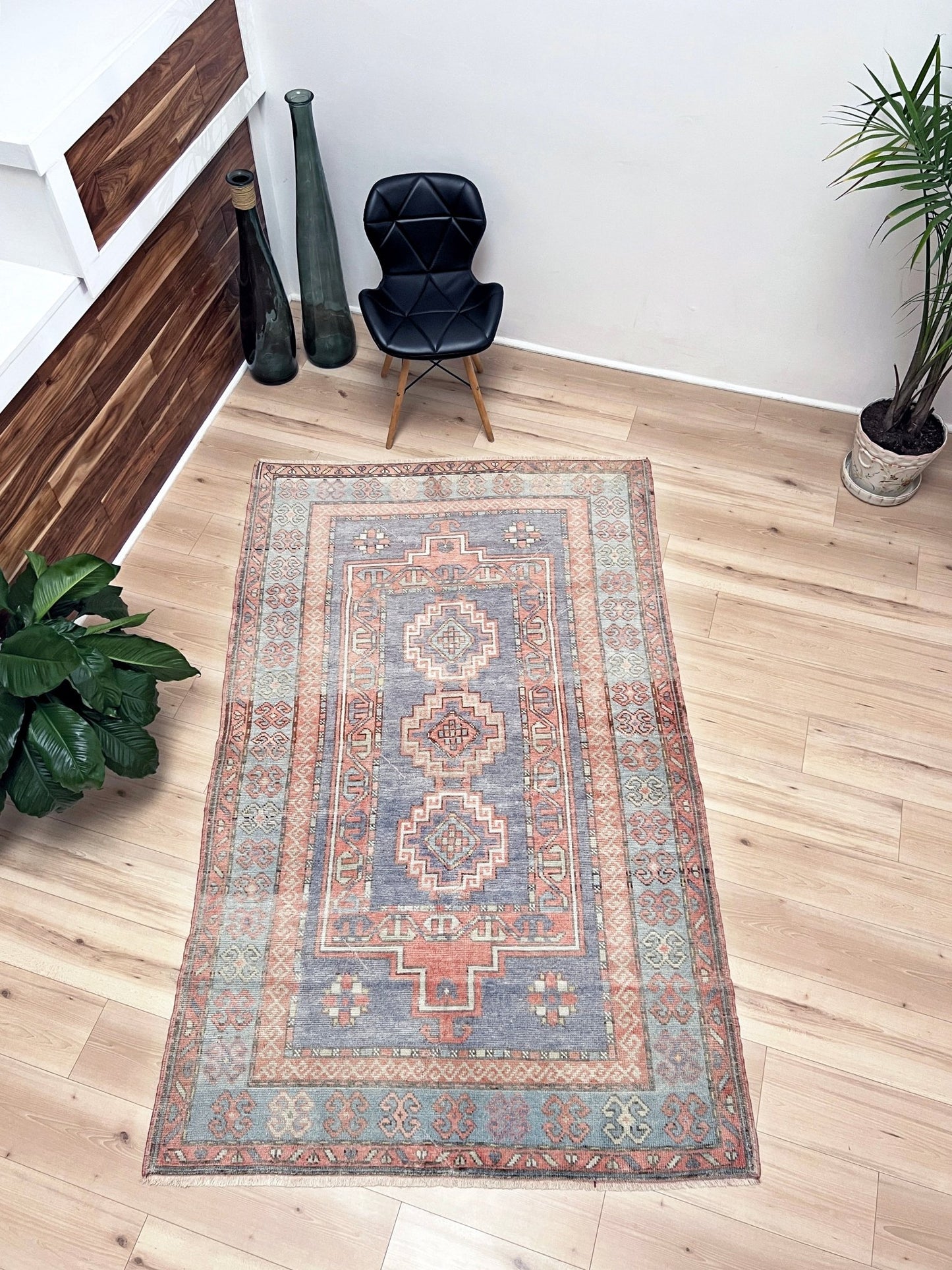 kazak caucasian vintage rug shop San francisco bay area. Rug store berkeley, palo alto. Buy handmade wool rug online