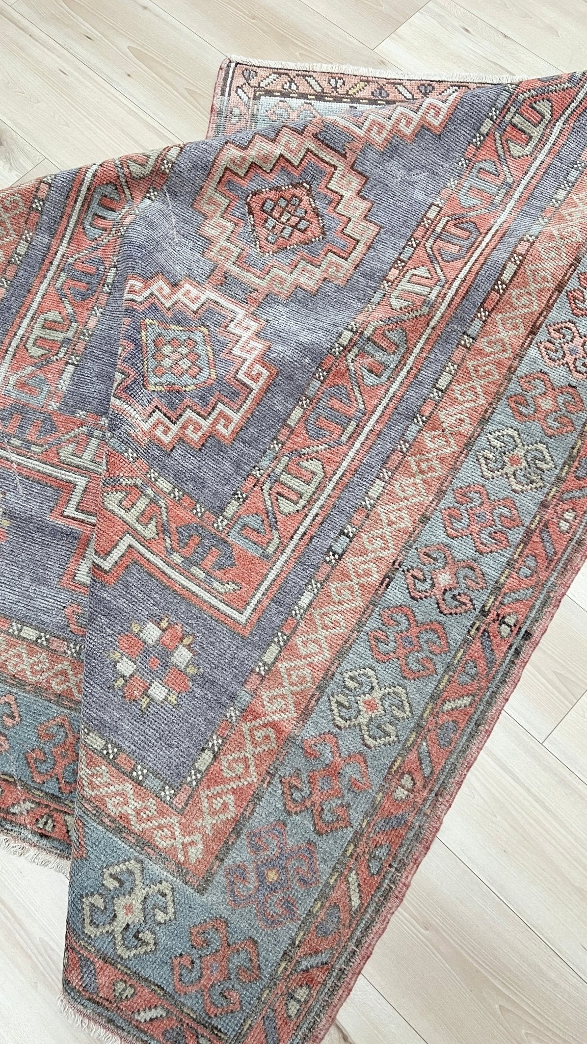 kazak caucasian vintage rug shop San francisco bay area. Rug store berkeley, palo alto. Buy handmade wool rug online