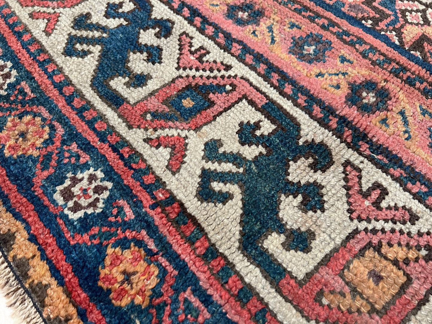 Kharaghan antique tribal persian Oriental rug shop San Francisco Bay Area. Handmade wool rug. Buy oriental rug online.