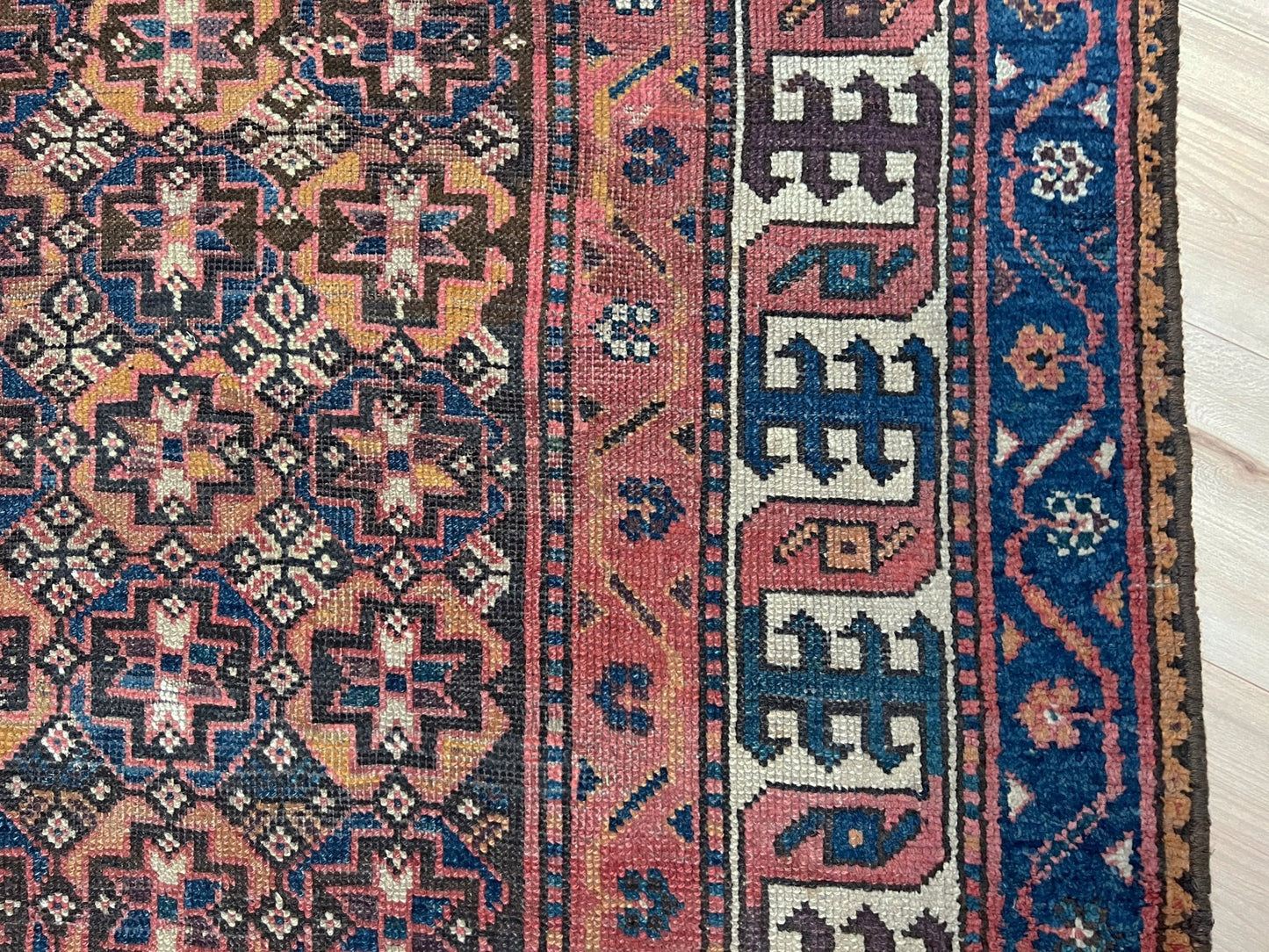 Kharaghan antique tribal persian Oriental rug shop San Francisco Bay Area. Handmade wool rug. Buy oriental rug online.