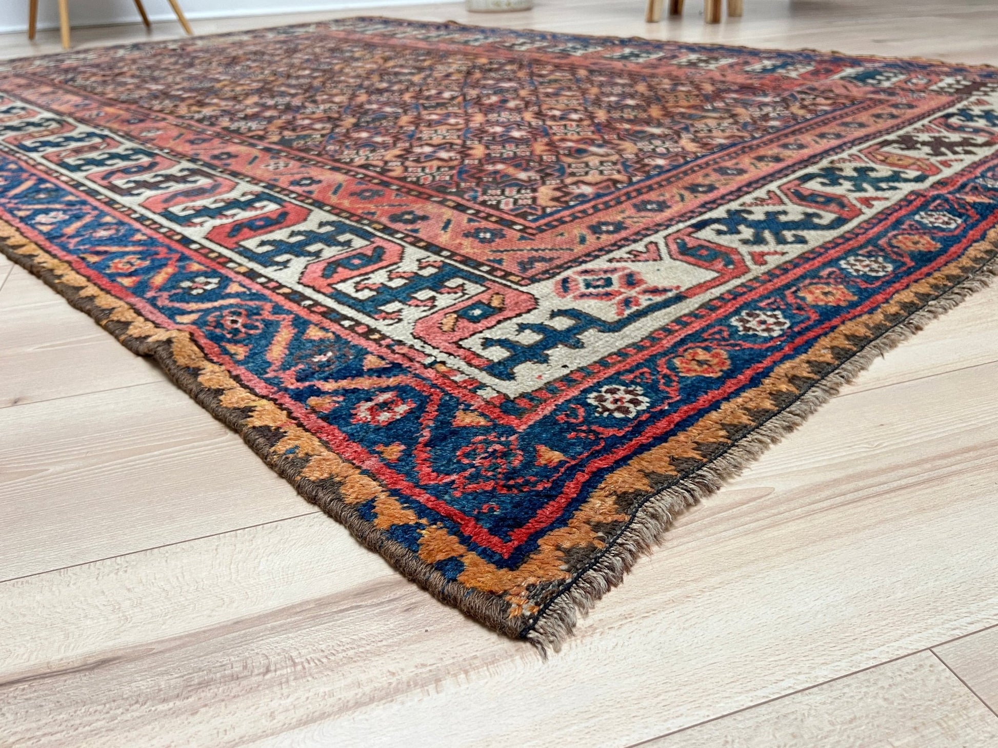 Kharaghan antique tribal persian Oriental rug shop San Francisco Bay Area. Handmade wool rug. Buy oriental rug online.