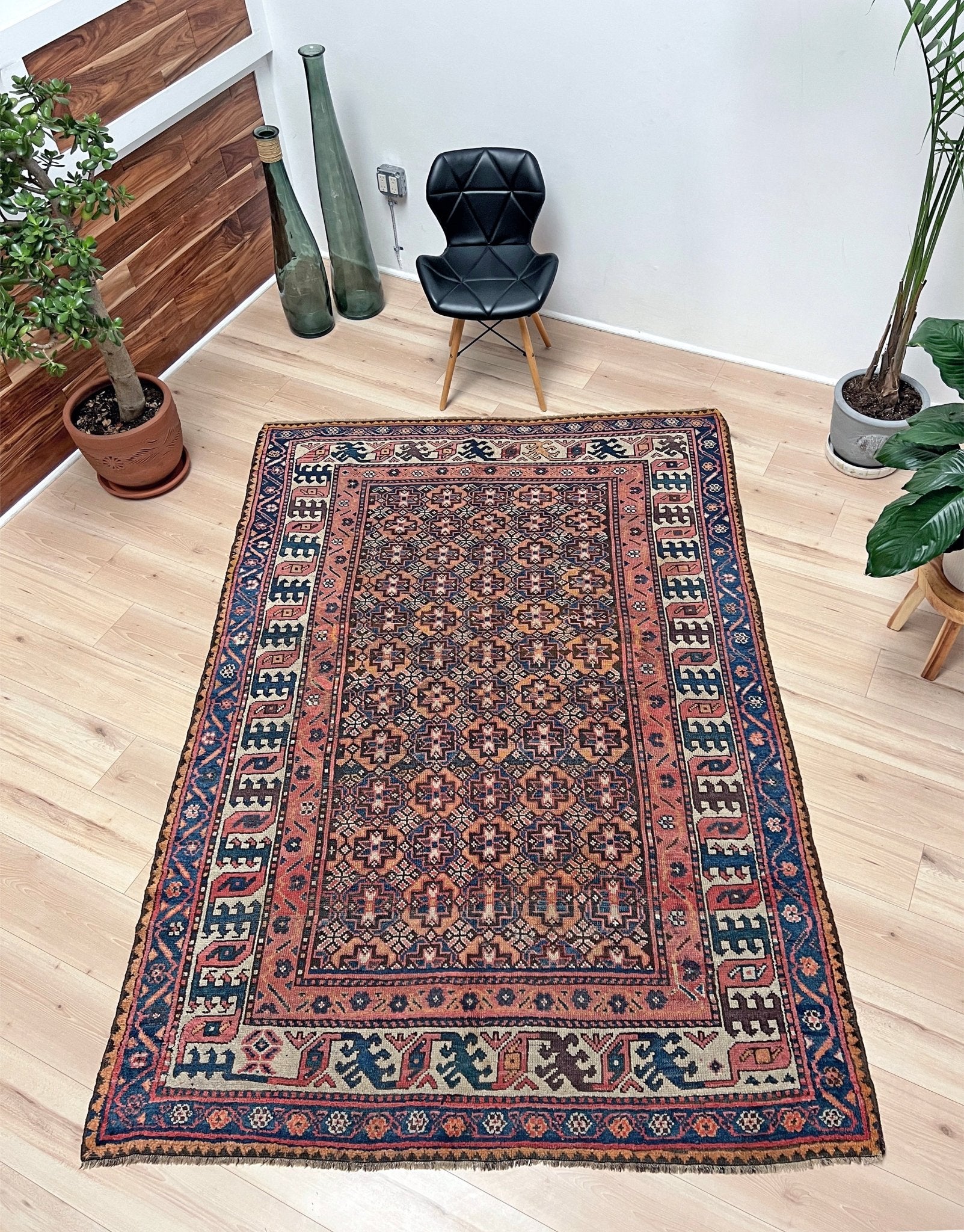 Kharaghan antique tribal persian Oriental rug shop San Francisco Bay Area. Handmade wool rug. Buy oriental rug online.