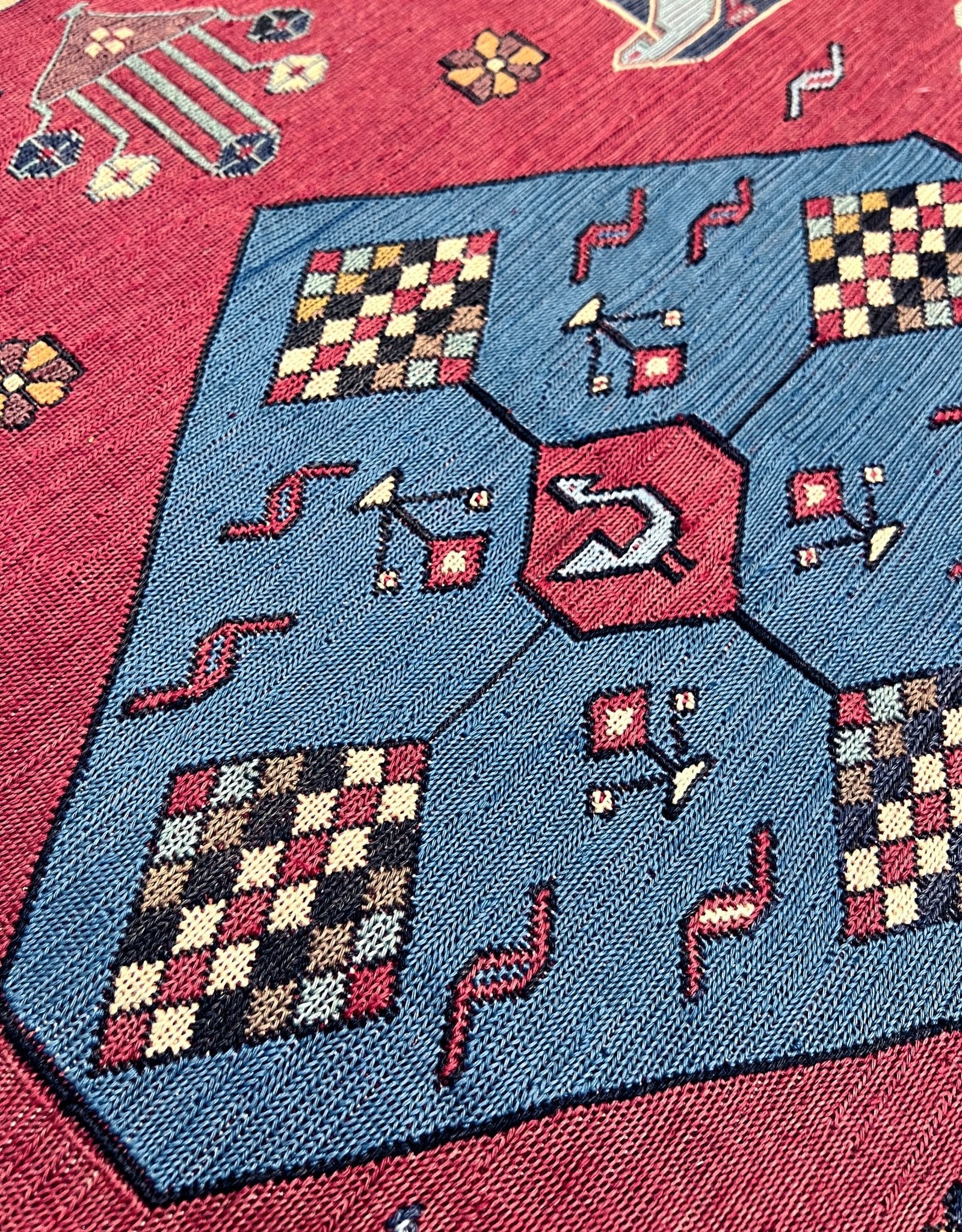 armenian soumak handmade wool vintage rug. Oriental rug shop San Francisco Bay Area. Buy vintage rug online free shipping