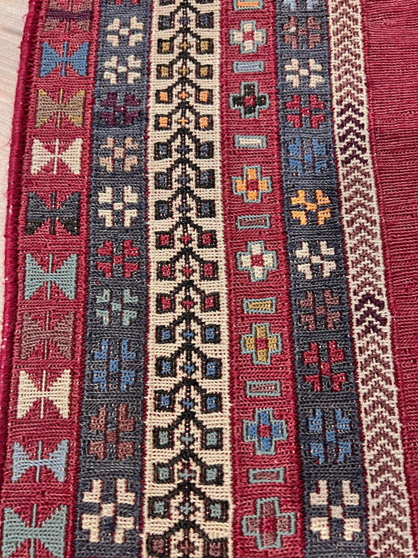 armenian soumak handmade wool vintage rug. Oriental rug shop San Francisco Bay Area. Buy vintage rug online free shipping