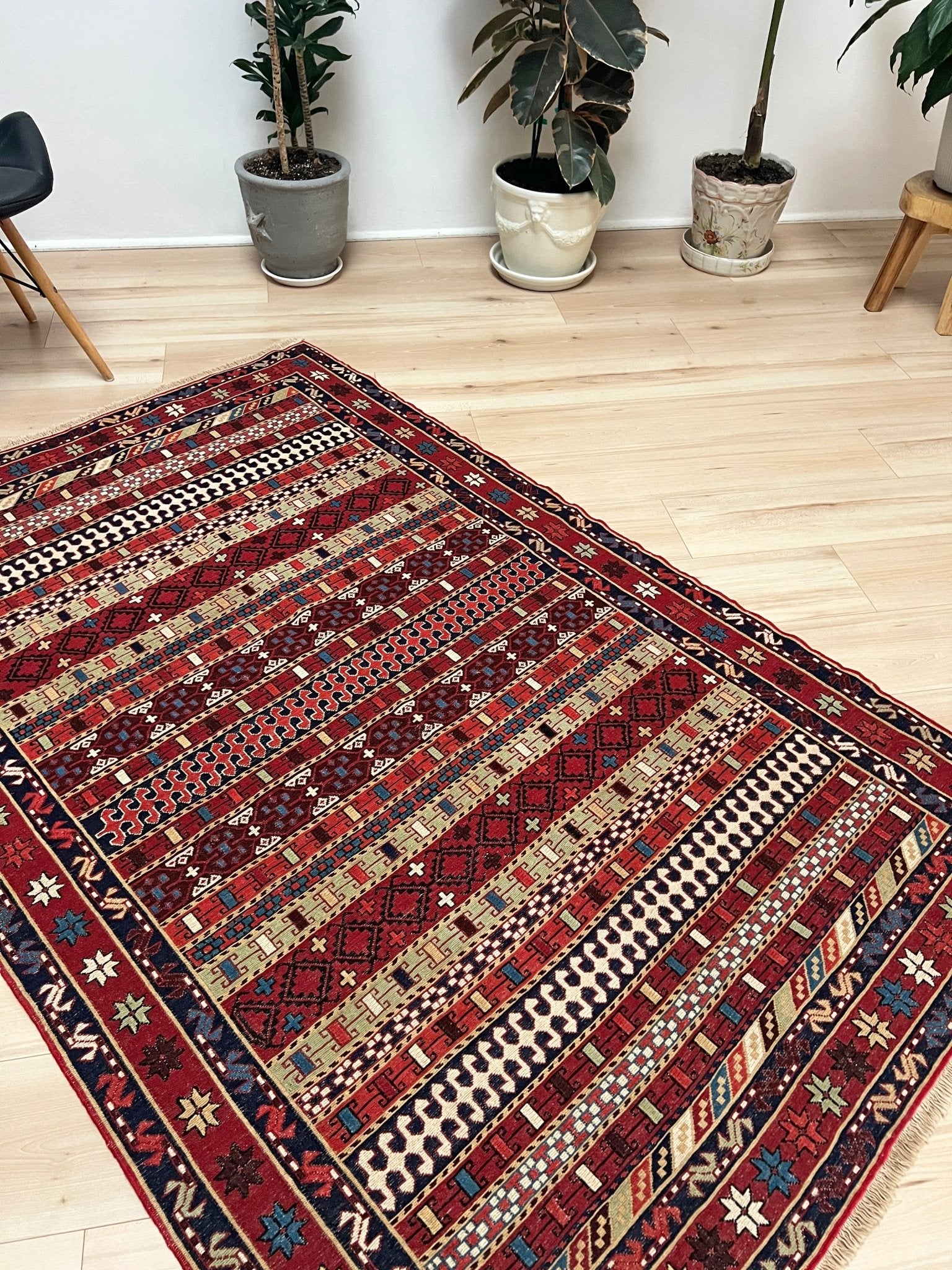 Rahrah Soumak Small Persian Rug. Oriental Rug shop San Francisco Bay Area. Buy handmade rug online free shipping USA Canada