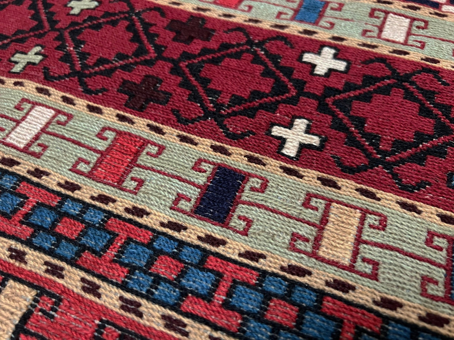 Rahrah Soumak Small Persian Rug. Oriental Rug shop San Francisco Bay Area. Buy handmade rug online free shipping USA Canada