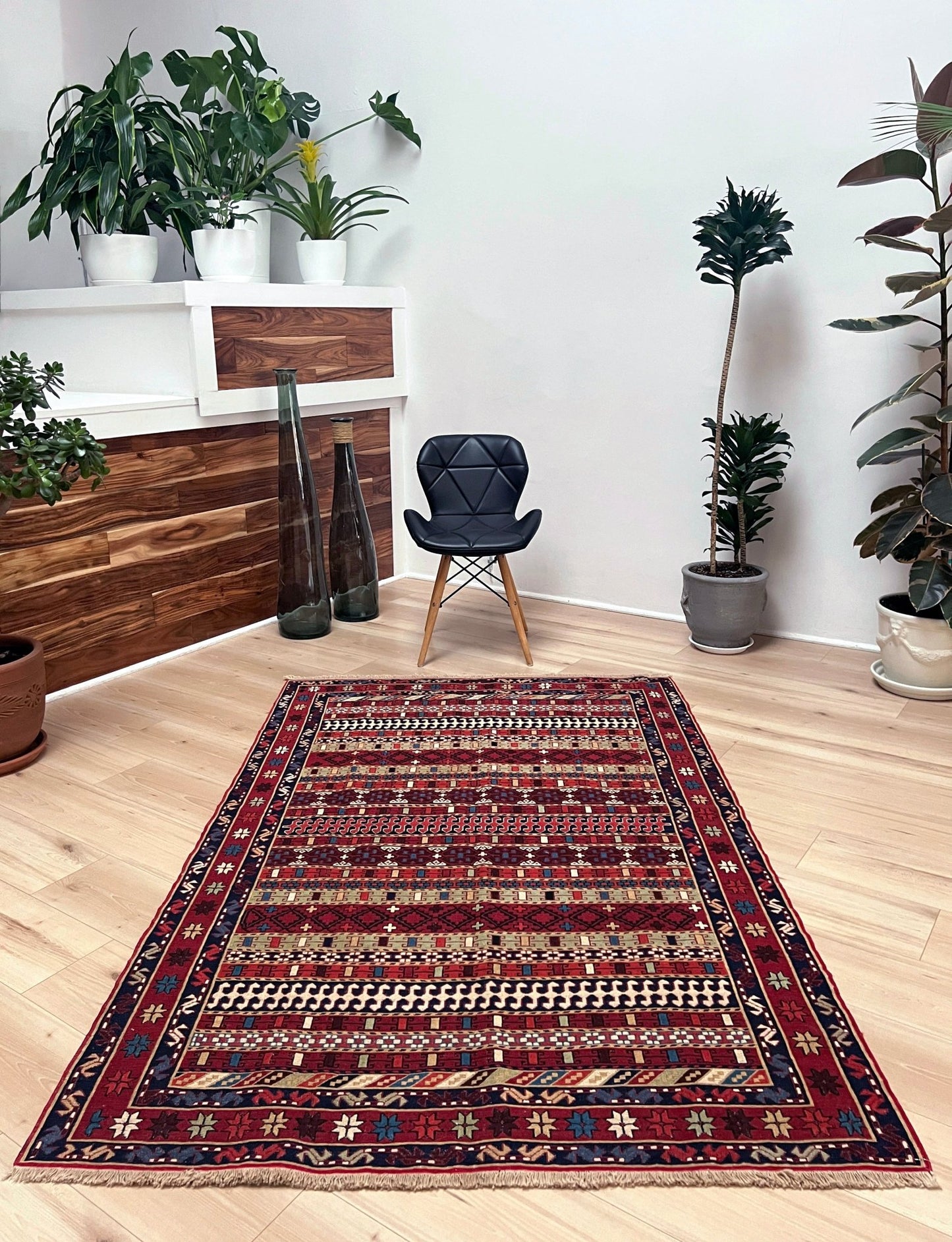 Rahrah Soumak Small Persian Rug. Oriental Rug shop San Francisco Bay Area. Buy handmade rug online free shipping USA Canada