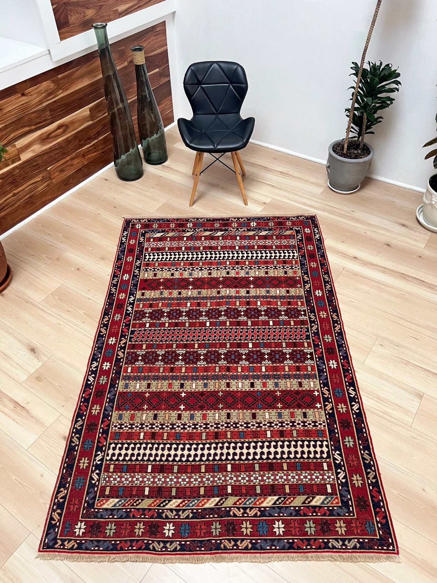 Rahrah Soumak Small Persian Rug. Oriental Rug shop San Francisco Bay Area. Buy handmade rug online free shipping USA Canada