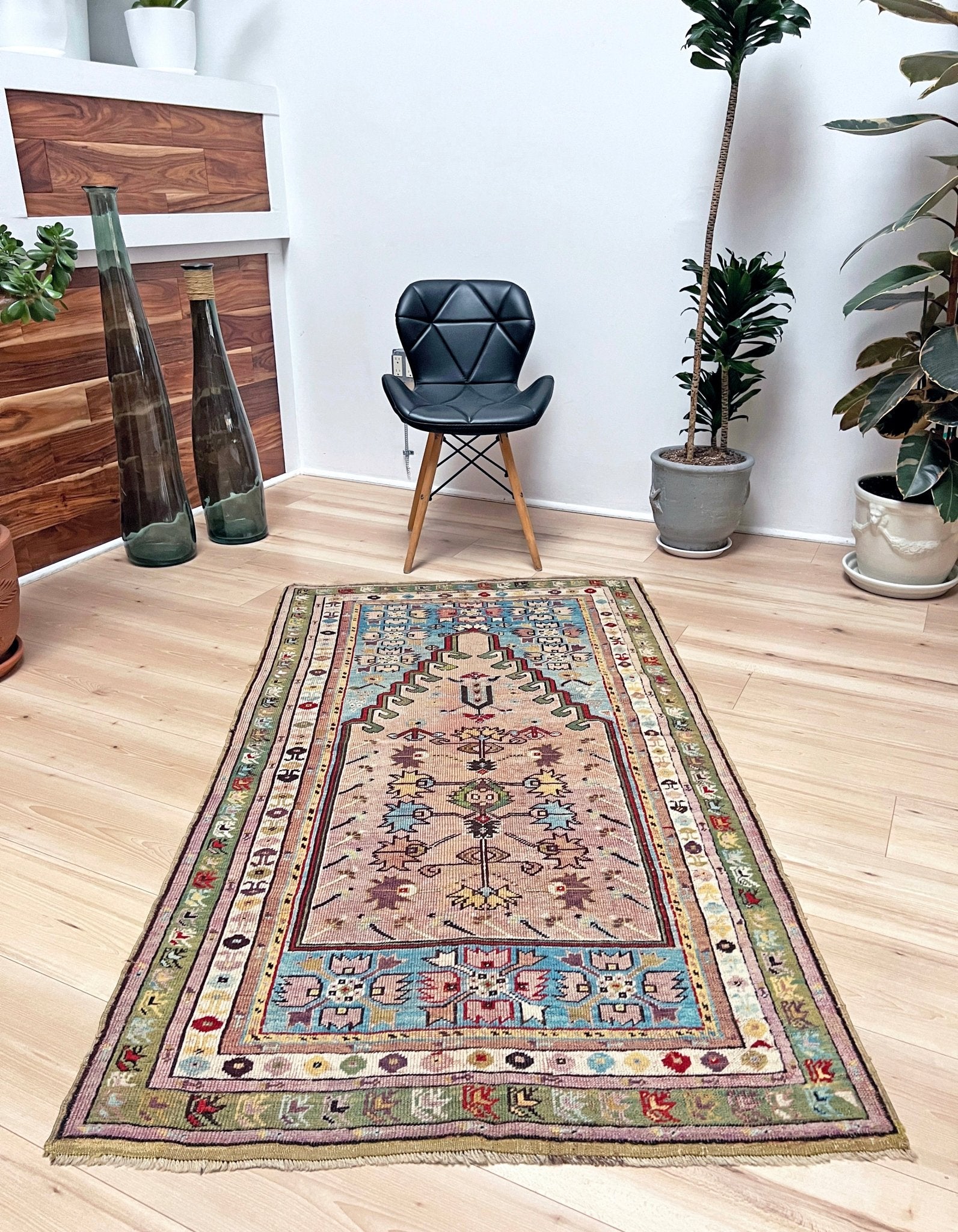 Kirsehir antique turkish prayer rug shop san francisco bay area. Wall hanging rug. Oriental rug shop. Buy handmade wool rug