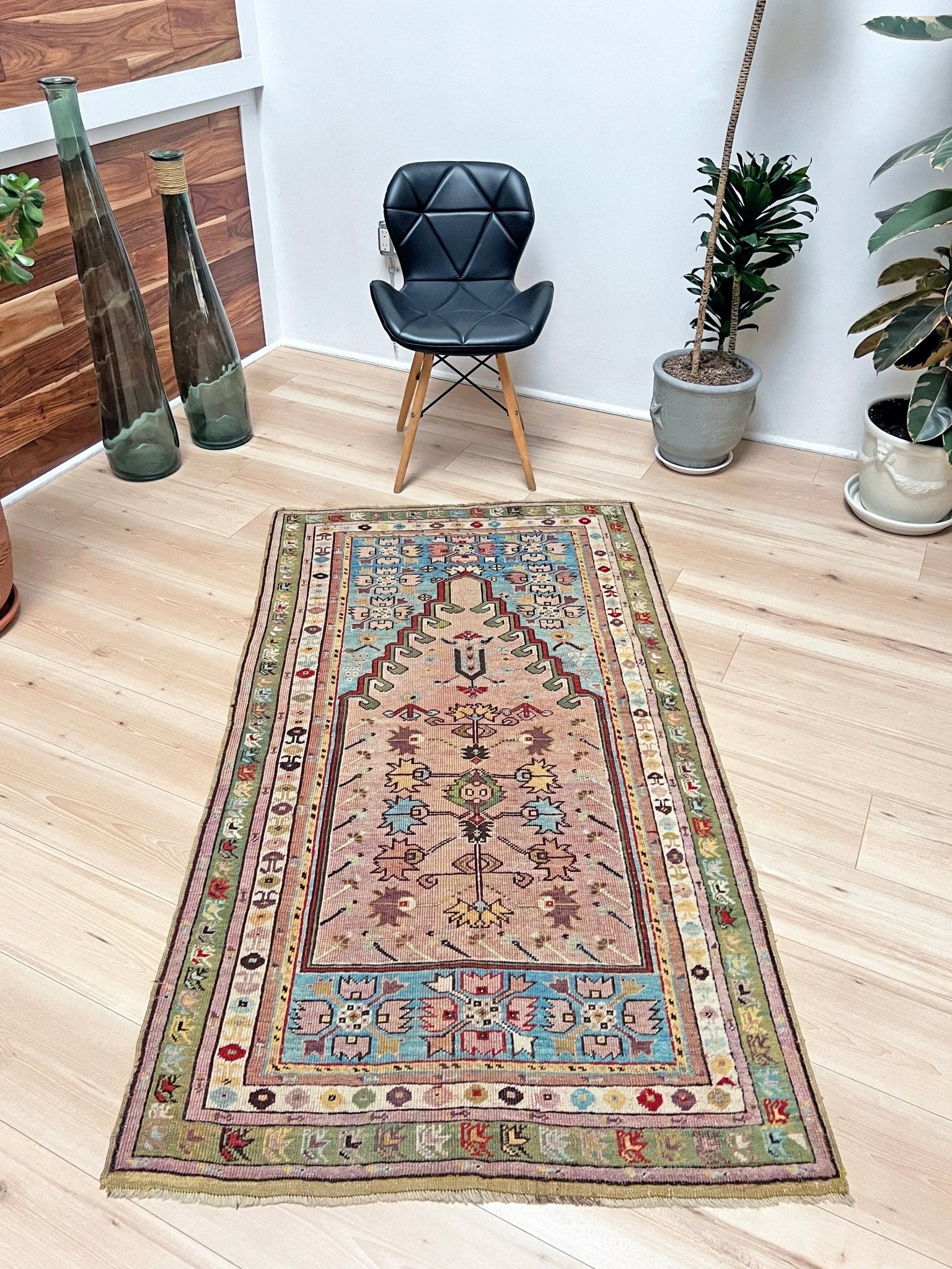 Kirsehir antique turkish prayer rug shop san francisco bay area. Wall hanging rug. Oriental rug shop. Buy handmade wool rug