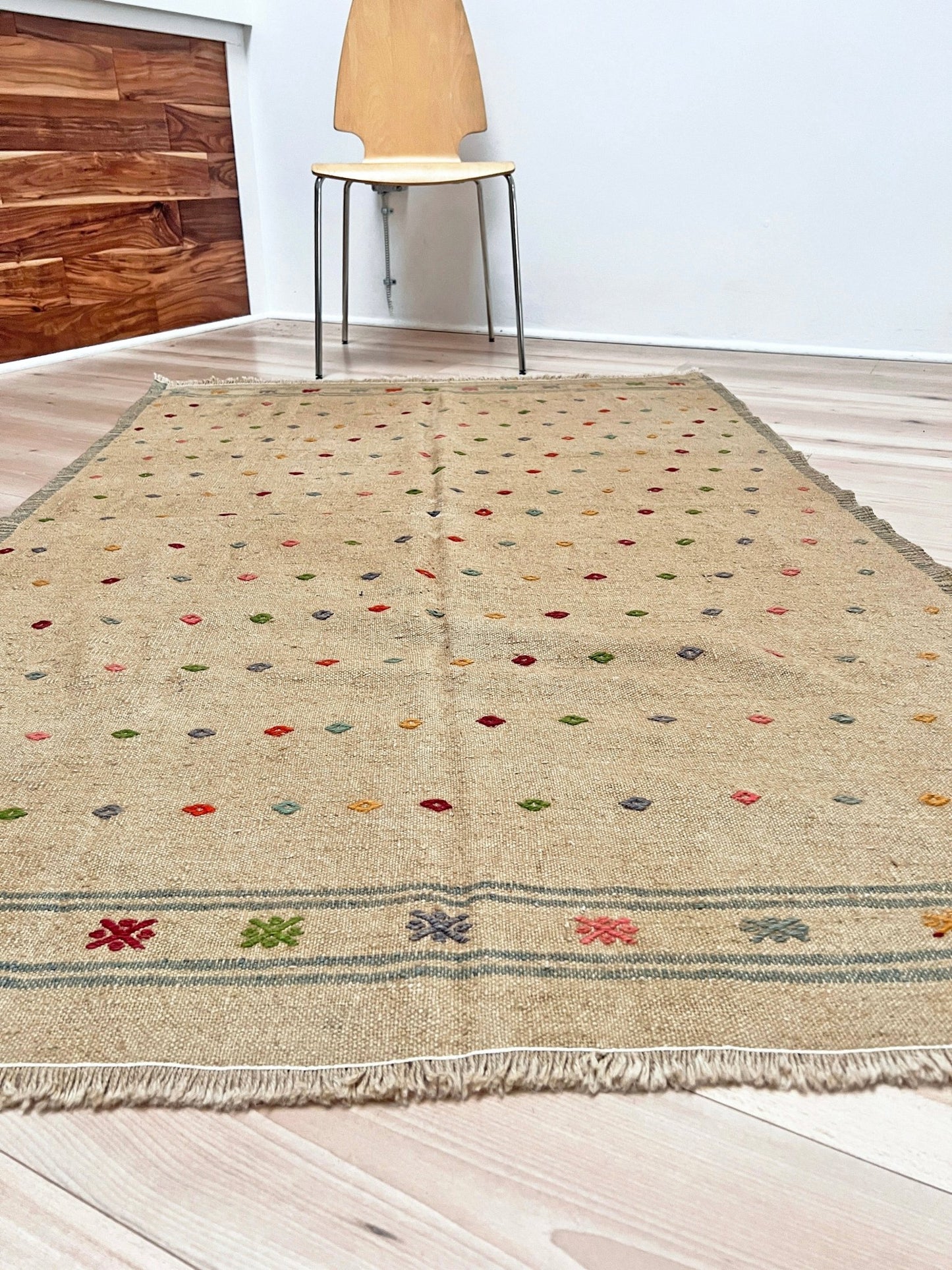 minimalistic vintage turkish kilim rug store san francisco bay area. Online rug shopping free shipping to Canada and USA.