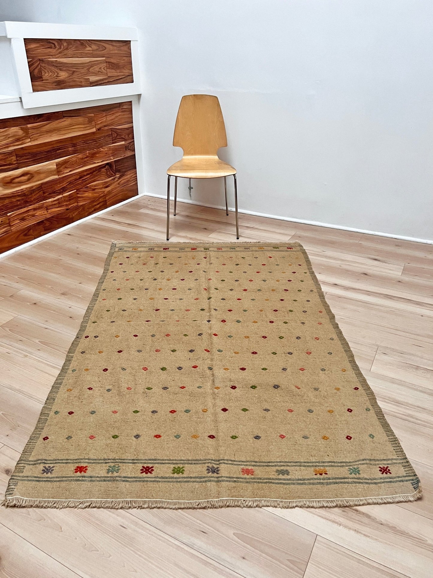 minimalistic vintage turkish kilim rug store san francisco bay area. Online rug shopping free shipping to Canada and USA.