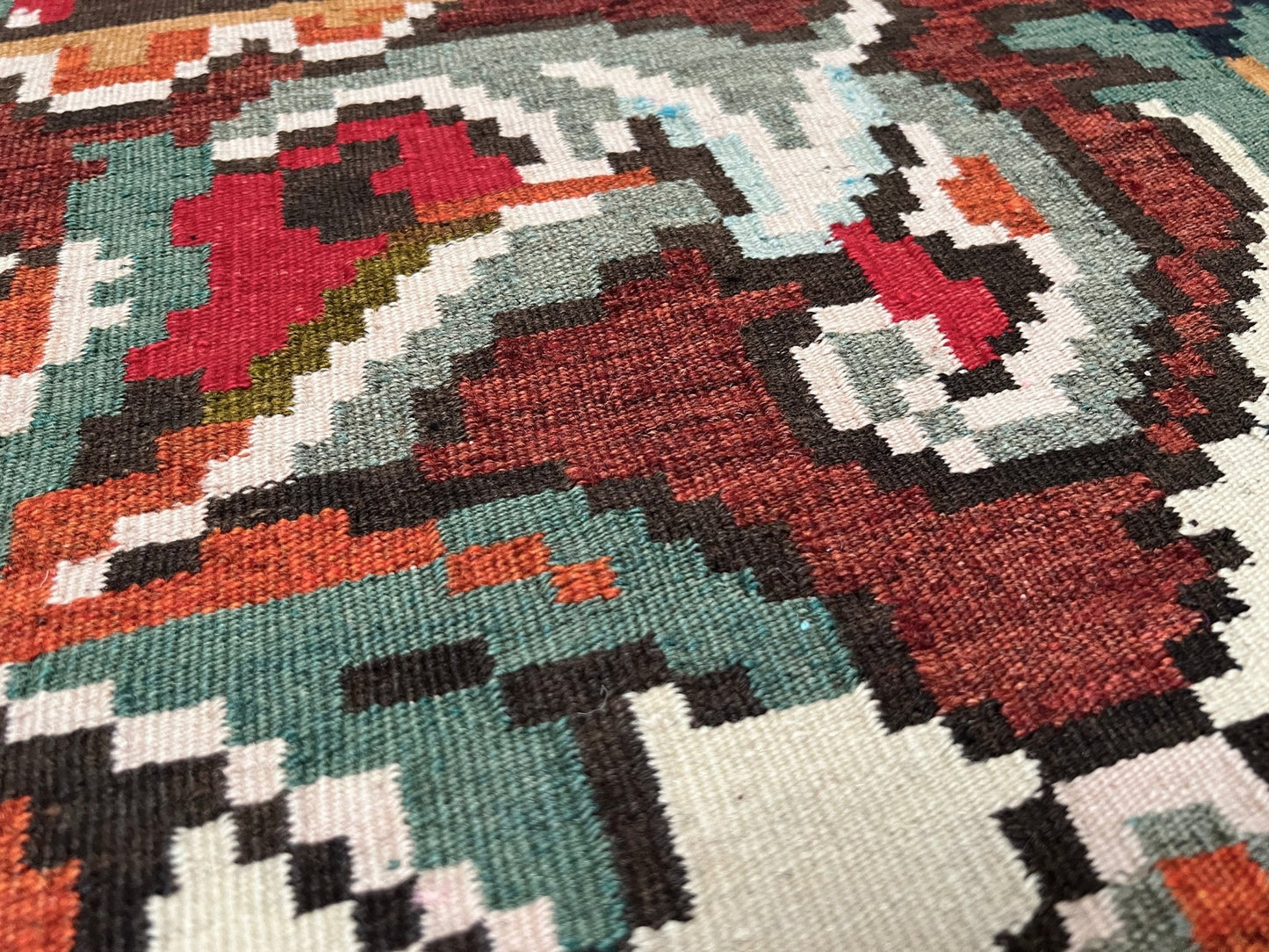 moldovan rose kilim rug shop san francisco bay area. Buy handmade rug. Wool rug floral design.