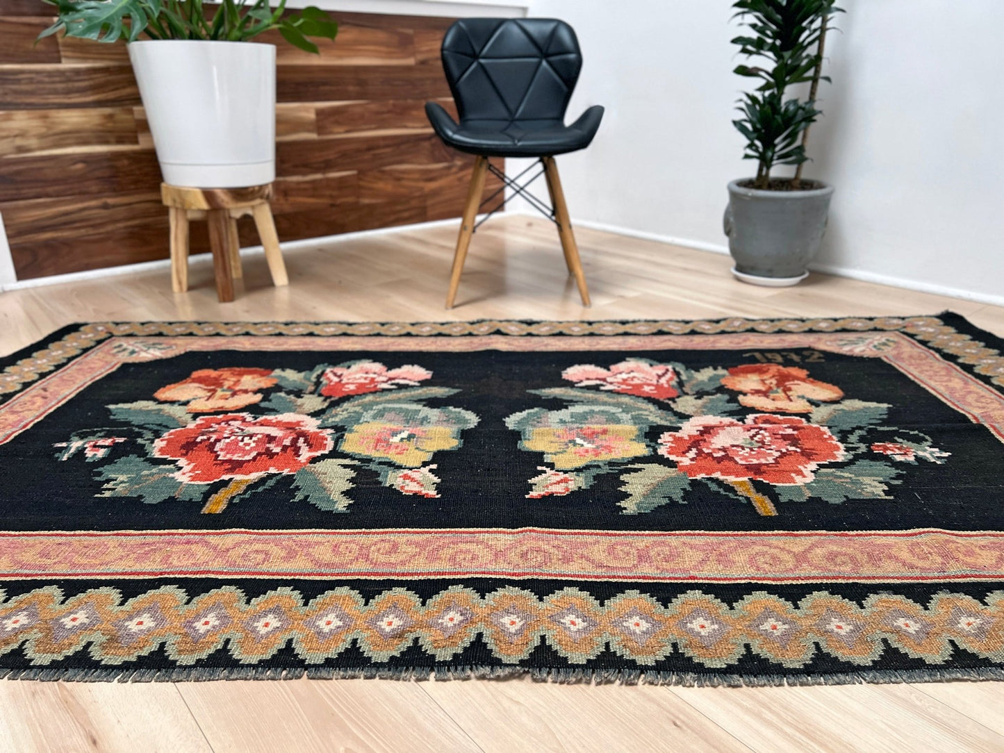 Rose Kilim • Handmade Moldovan Vintage Flatweave Rug (4'x7'6")