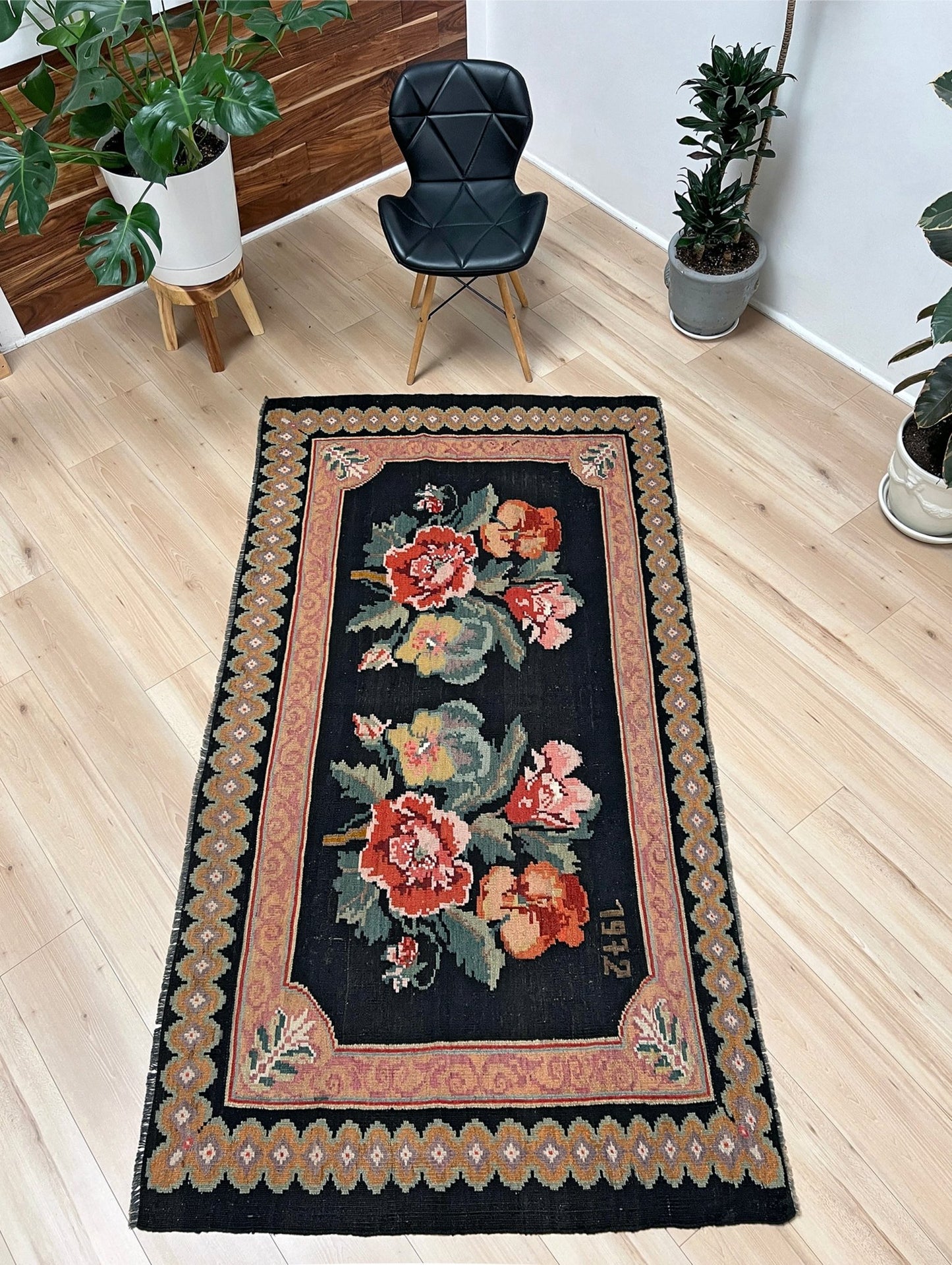 Rose Kilim • Handmade Moldovan Vintage Flatweave Rug (4'x7'6")