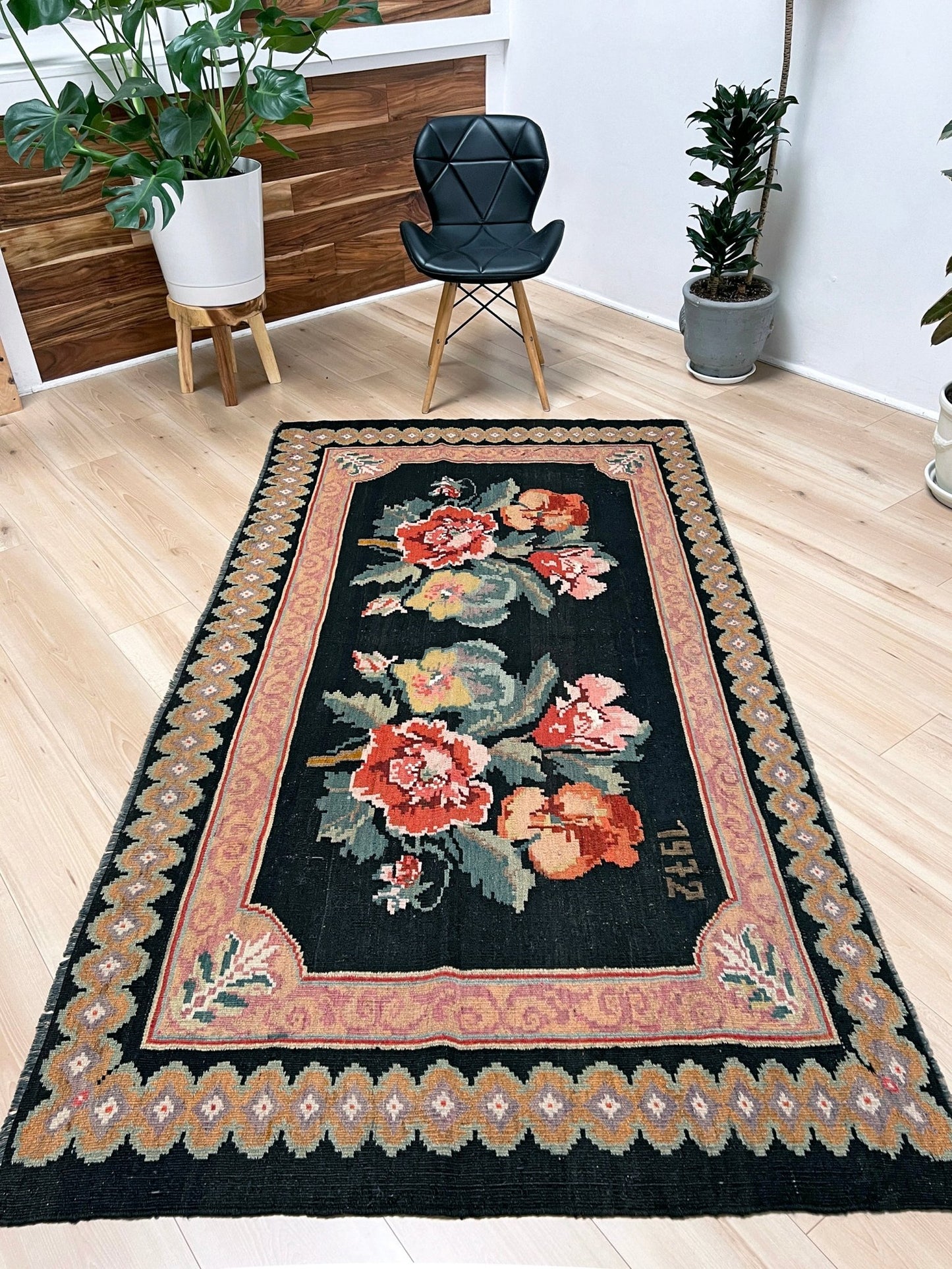 Rose Kilim • Handmade Moldovan Vintage Flatweave Rug (4'x7'6")