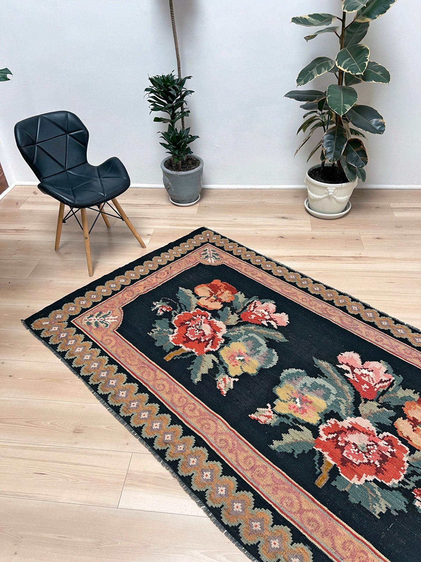 Rose Kilim • Handmade Moldovan Vintage Flatweave Rug (4'x7'6")