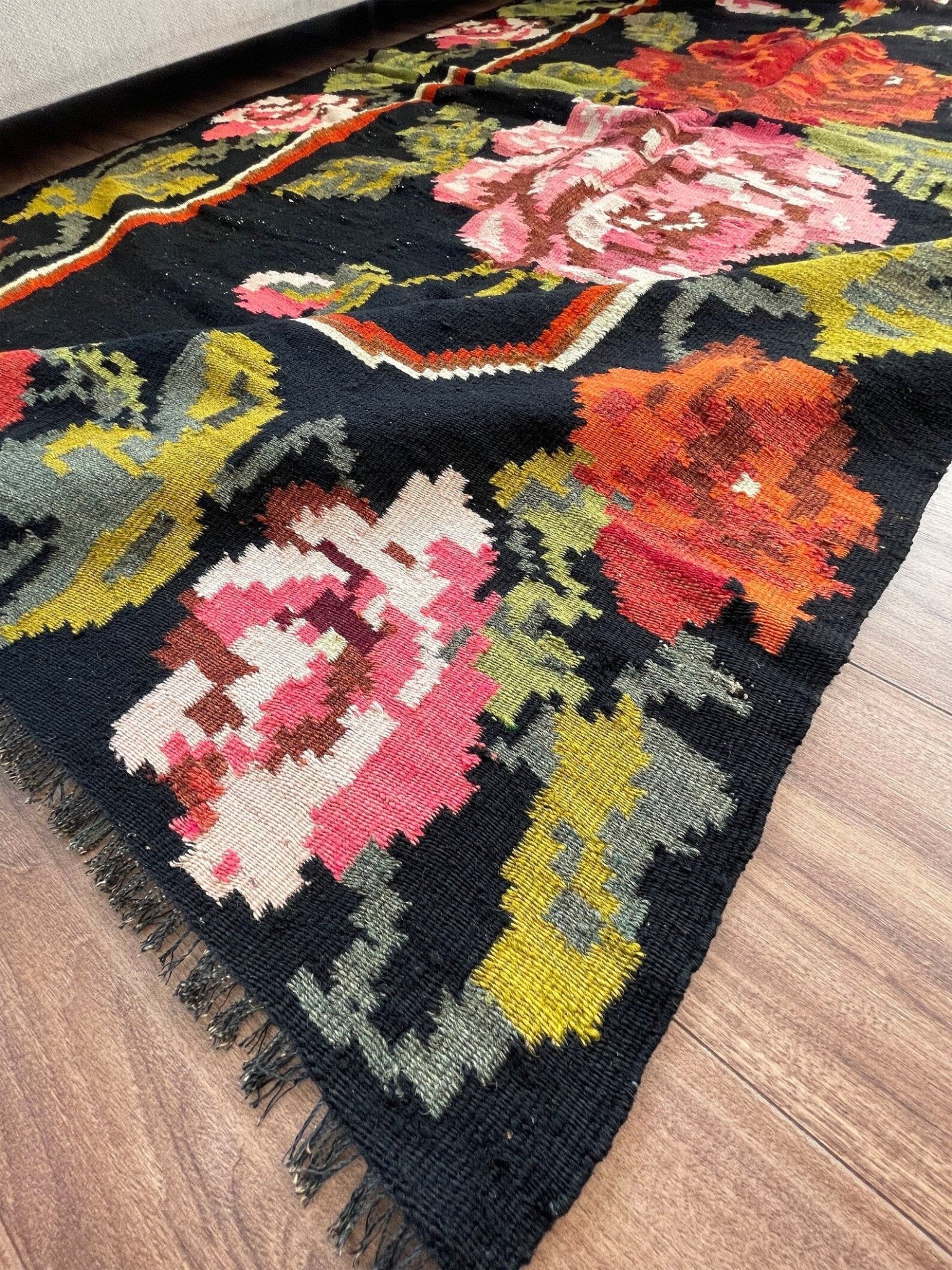 Moldovan Handmade Wool Rose Kilim rıg shop san francisco bay area. Buy rugs online free shipping