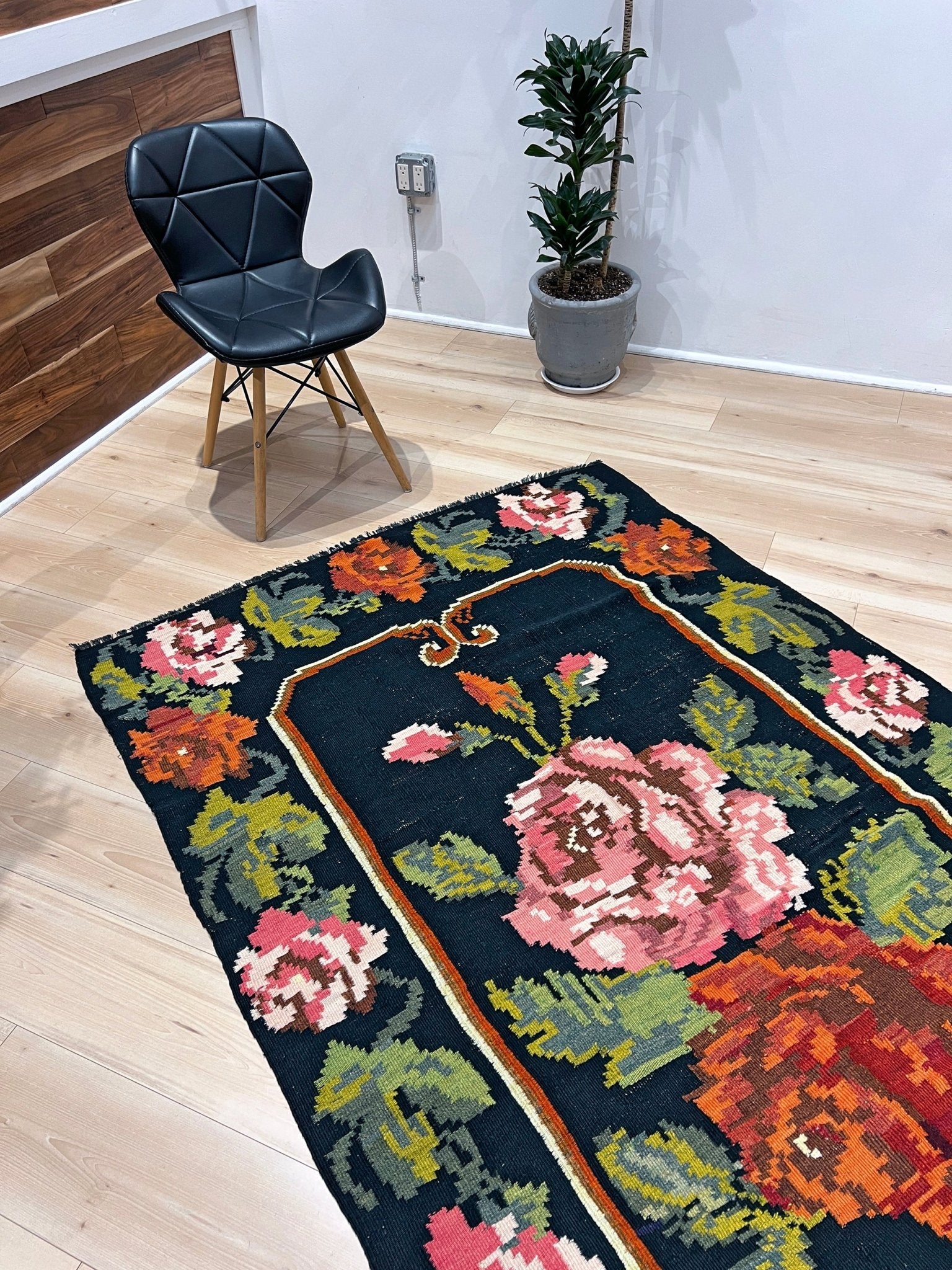 Rose kilim rug shop san francisco bay area. Handmade wool flatweave rug shop. 