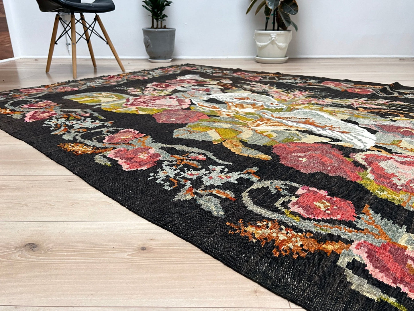 6x8 ft handmade lack vintage rug. Moldovan kilim vibrant colors. Kilim rug shop san francisco bay area. Black Rug for livinig room, bedroom, dining, kitchen.