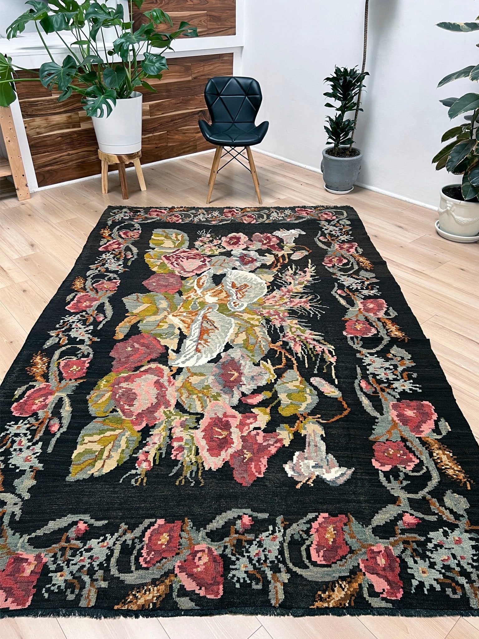 6x8 ft handmade lack vintage rug. Moldovan kilim vibrant colors. Kilim rug shop san francisco bay area. Black Rug for livinig room, bedroom, dining, kitchen.