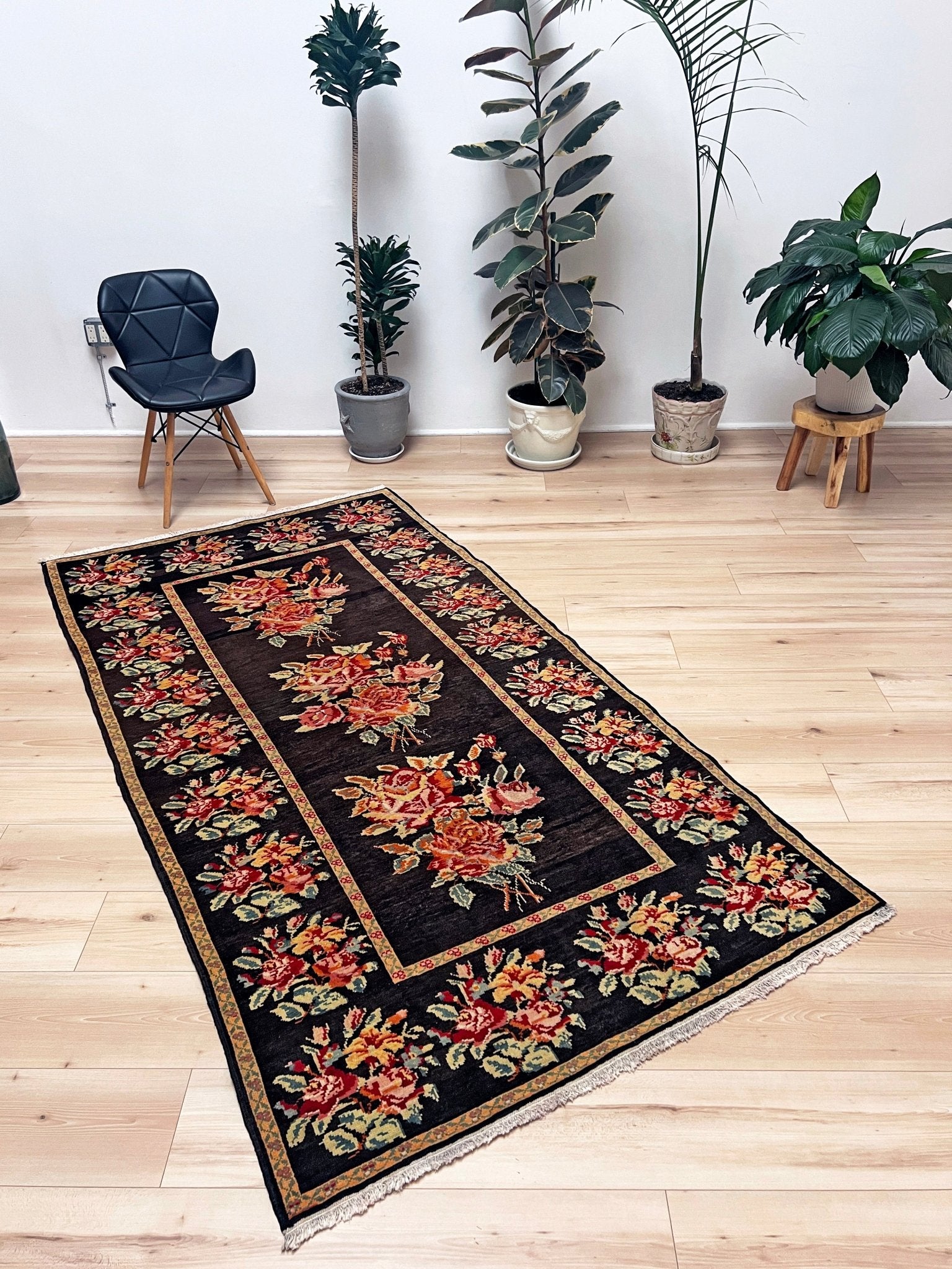 KARABAGH armenian vintage Scatter rug. Oriental rug shop san francisco bay area. Buy handmade wool rug online free shipping