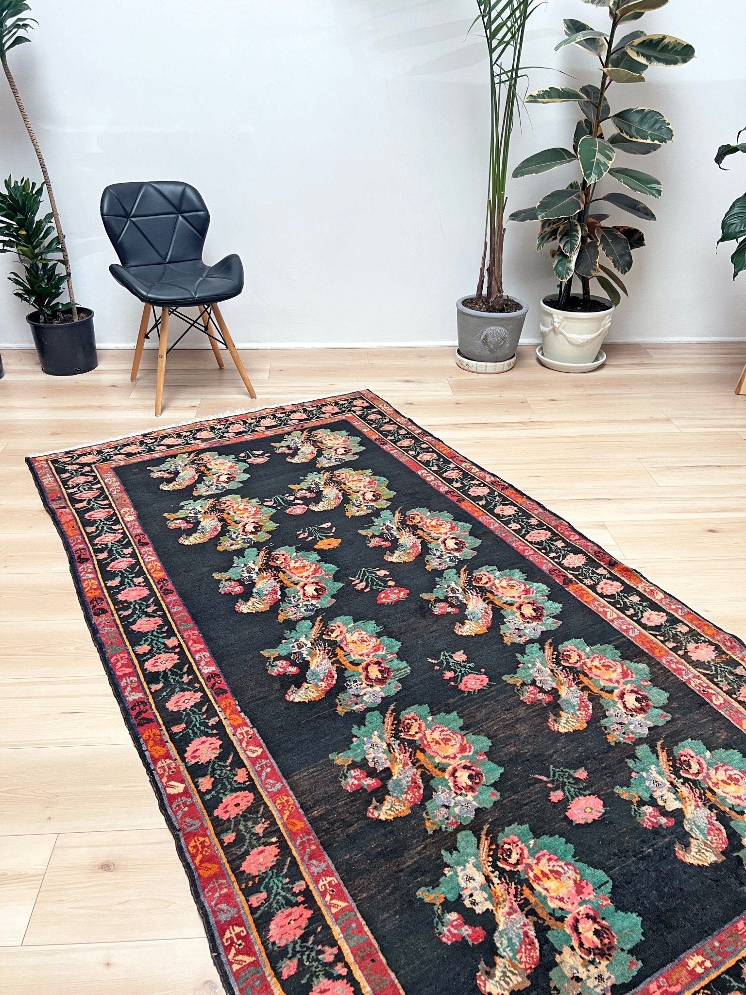 KARABAGH armenian vintage Scatter rug. Oriental rug shop san francisco bay area. Buy handmade wool rug online free shipping